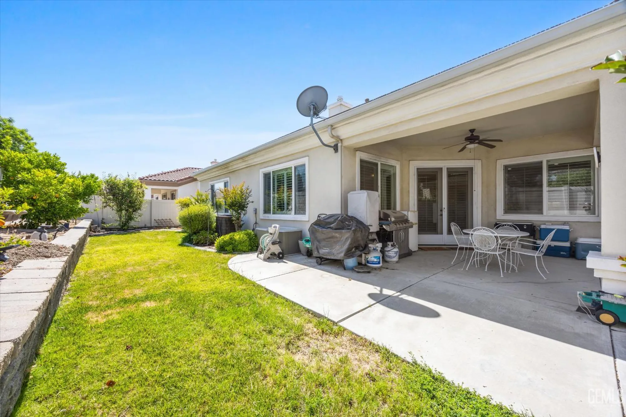 Property Slideshow image 23 of 32 | 13802 blossom ridge dr, Bakersfield, CA, 93306
