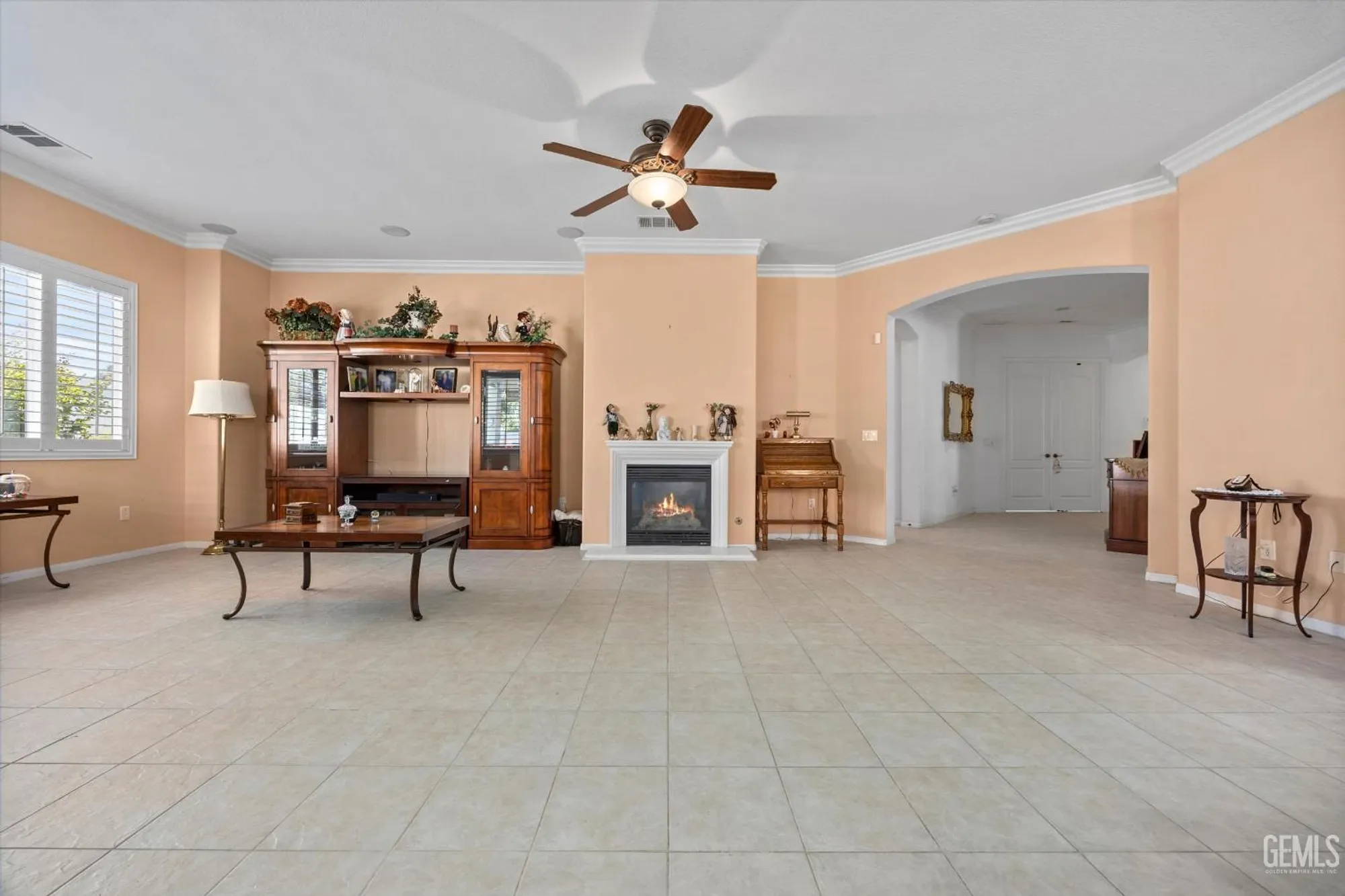 Property Slideshow image 4 of 32 | 13802 blossom ridge dr, Bakersfield, CA, 93306