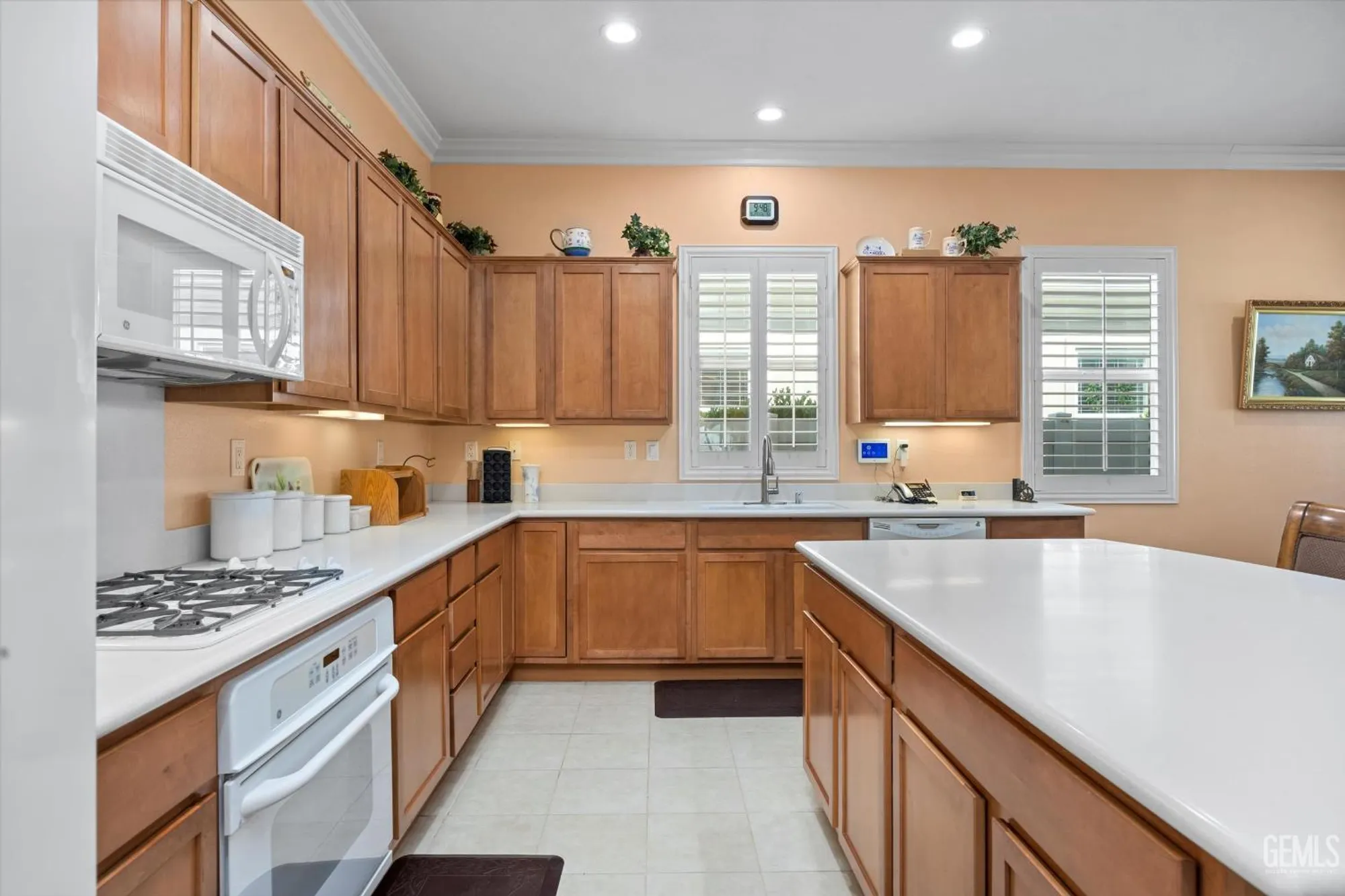 Property Slideshow image 11 of 32 | 13802 blossom ridge dr, Bakersfield, CA, 93306