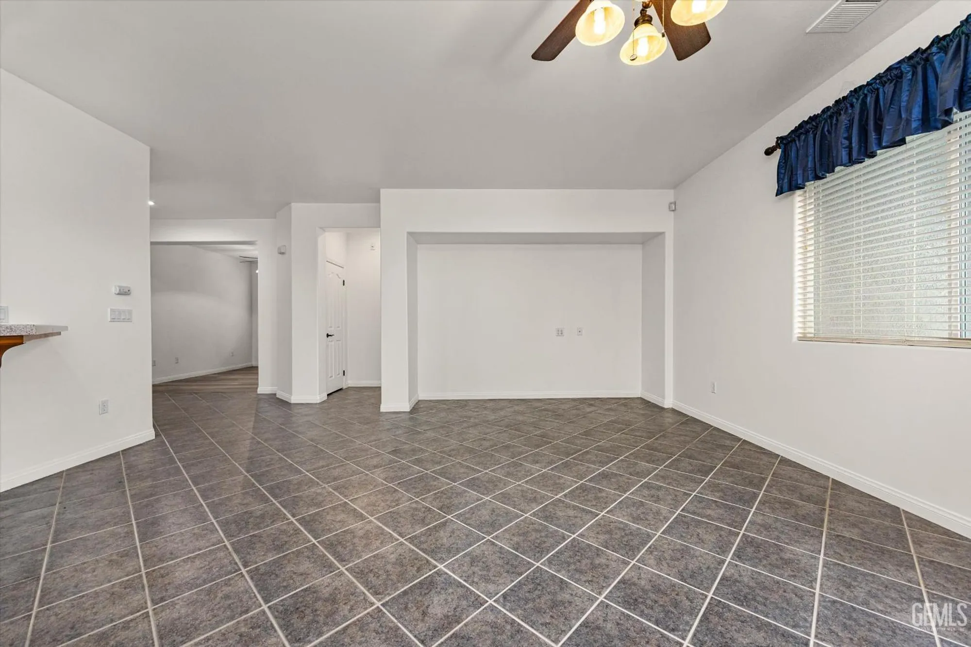 Property Slideshow image 12 of 54 | 12010 winger st, Bakersfield, CA, 93312