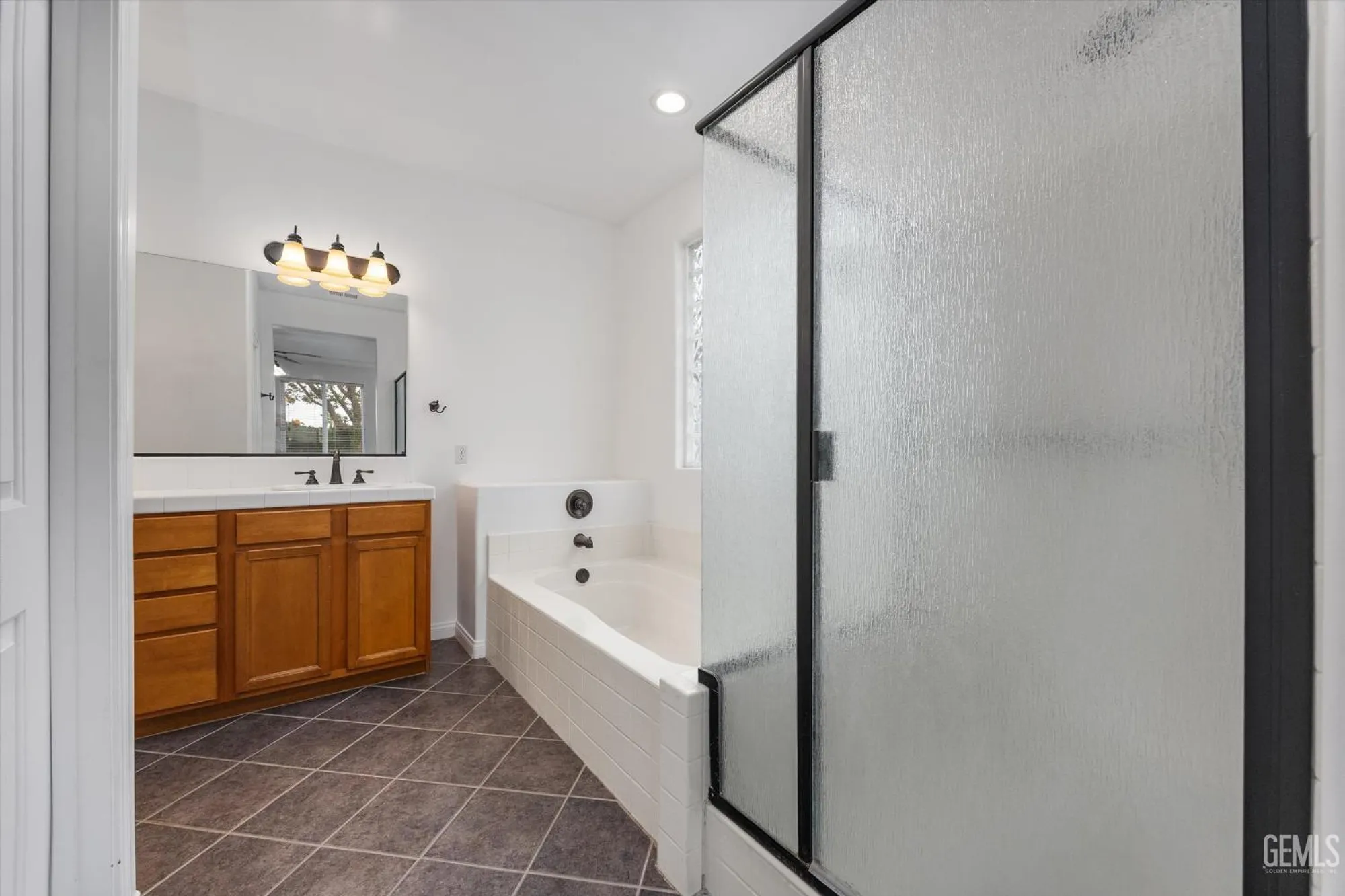 Property Slideshow image 23 of 54 | 12010 winger st, Bakersfield, CA, 93312