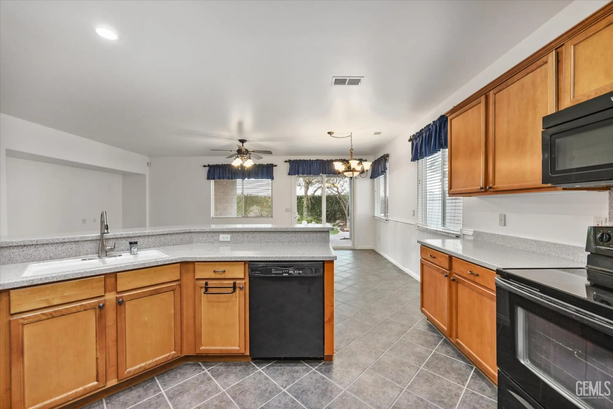 Property Slideshow image 20 of 54 | 12010 winger st, Bakersfield, CA, 93312