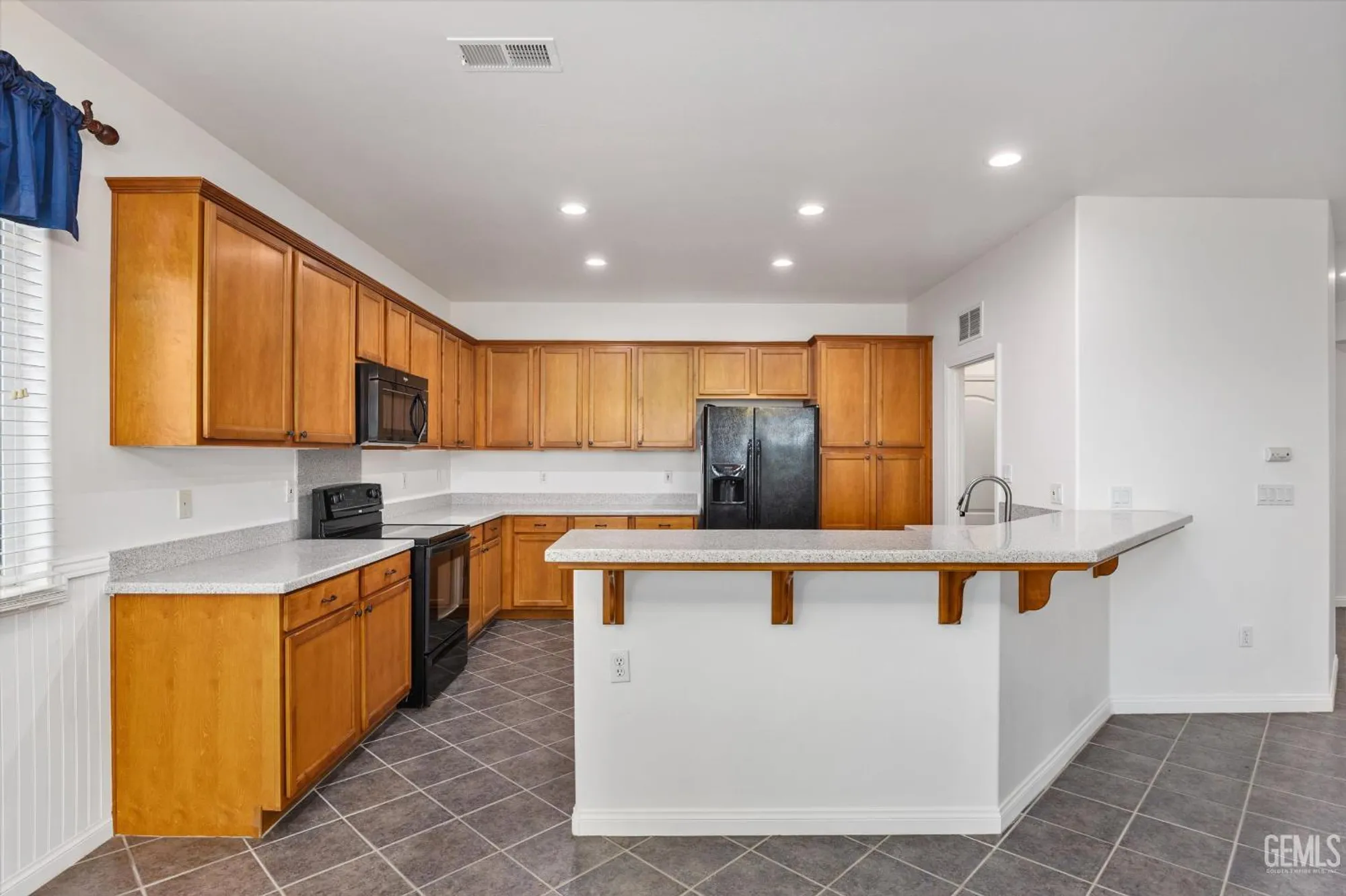 Property Slideshow image 17 of 54 | 12010 winger st, Bakersfield, CA, 93312