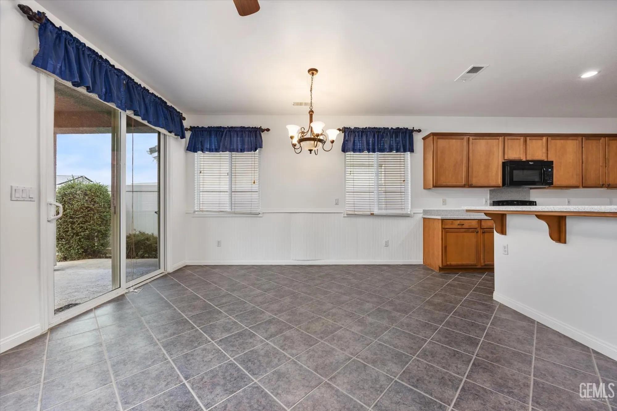 Property Slideshow image 14 of 54 | 12010 winger st, Bakersfield, CA, 93312