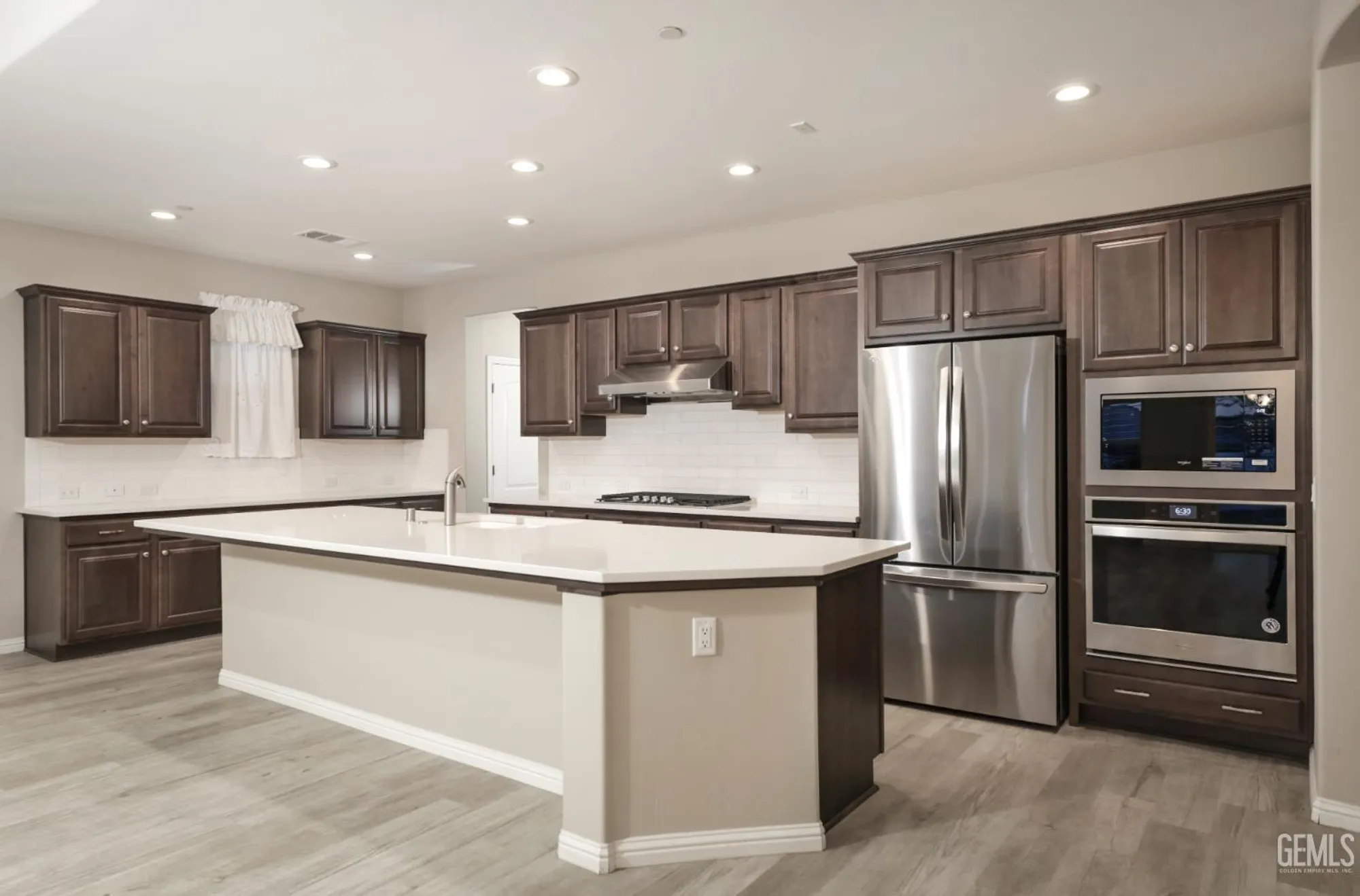 Property Slideshow image 9 of 42 | 2228 swanfield way, Bakersfield, CA, 93311