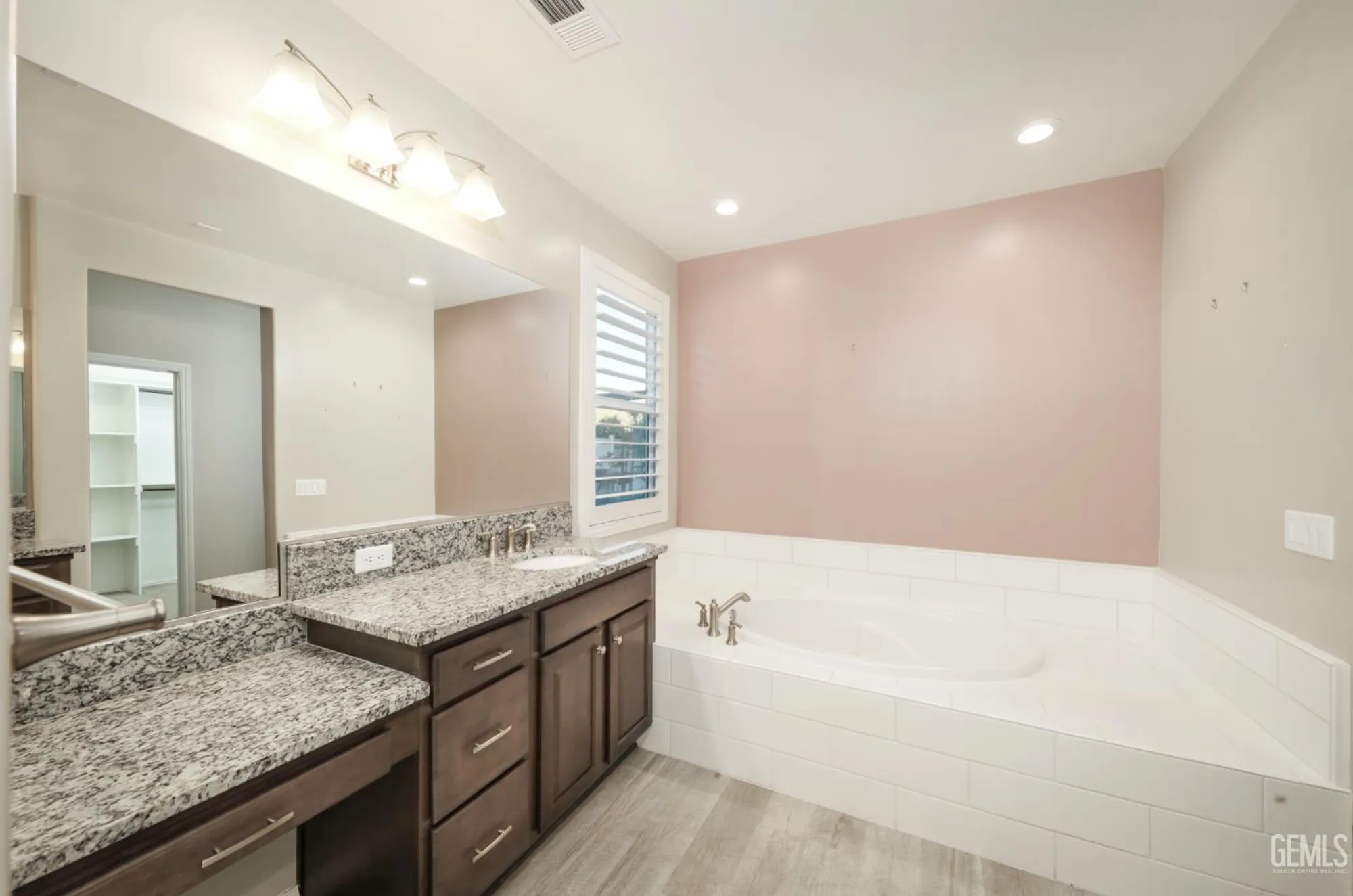 Property Slideshow image 19 of 42 | 2228 swanfield way, Bakersfield, CA, 93311