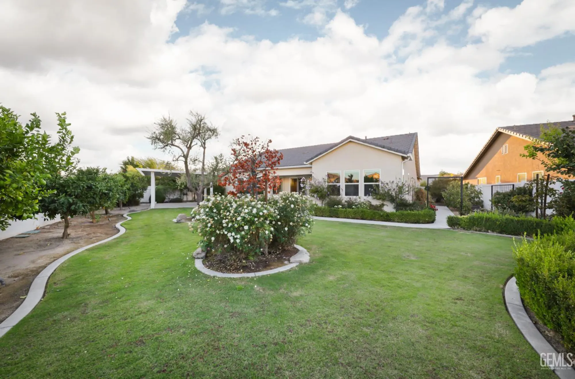 Property Slideshow image 2 of 42 | 2228 swanfield way, Bakersfield, CA, 93311