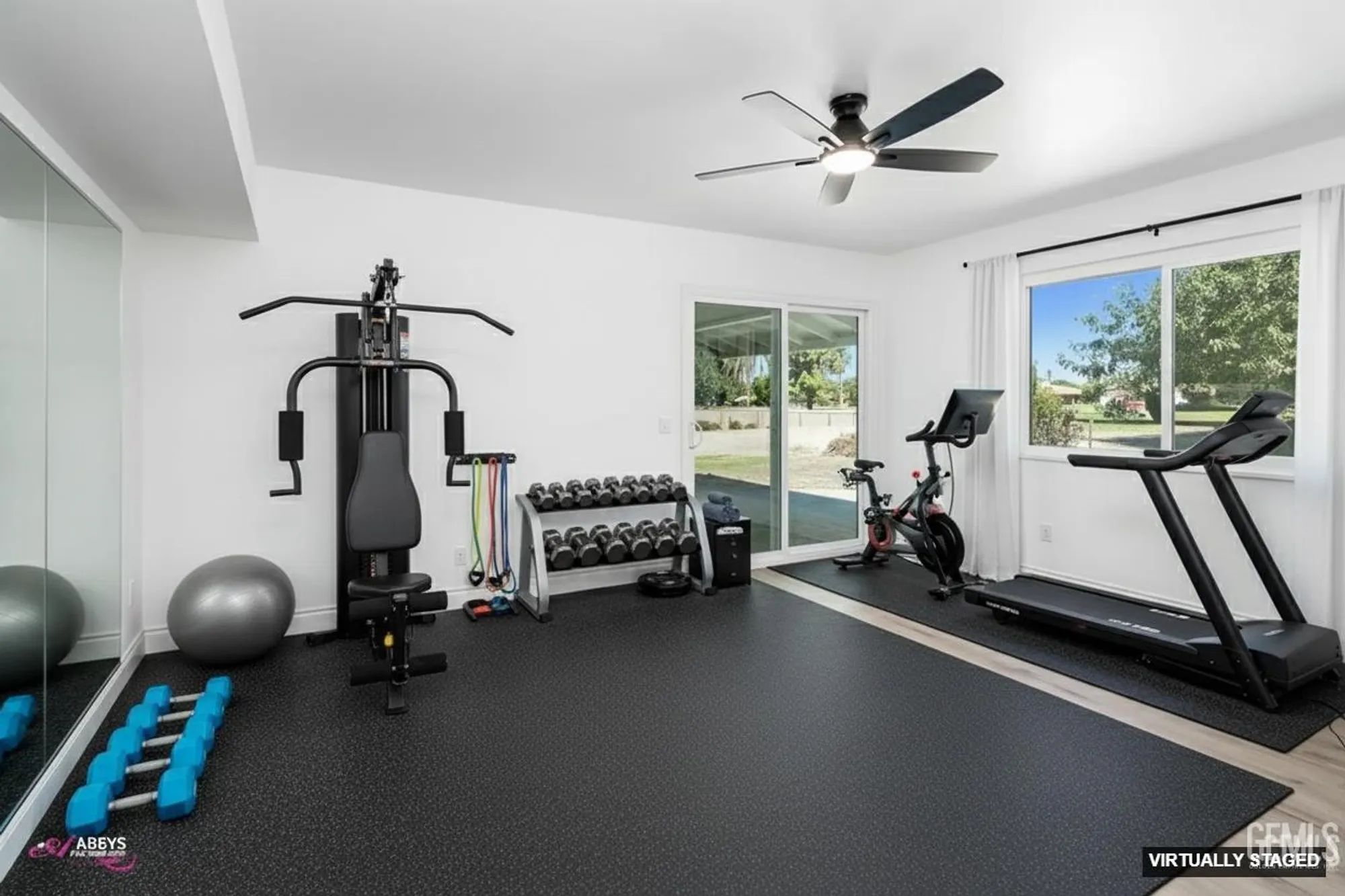 Property Slideshow image 6 of 20 | 6104 bel aire way, Bakersfield, CA, 93309