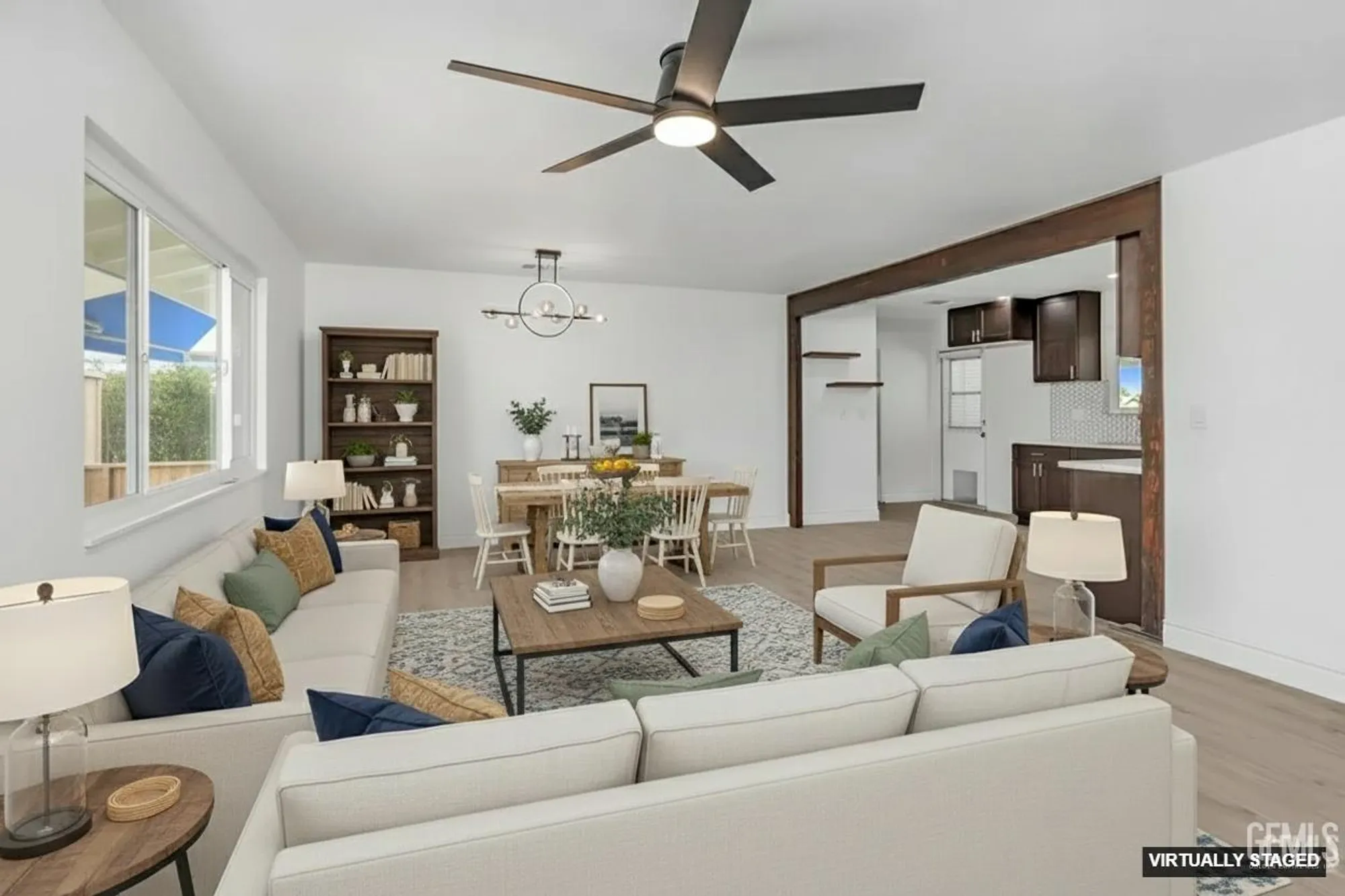 Property Slideshow image 2 of 20 | 6104 bel aire way, Bakersfield, CA, 93309