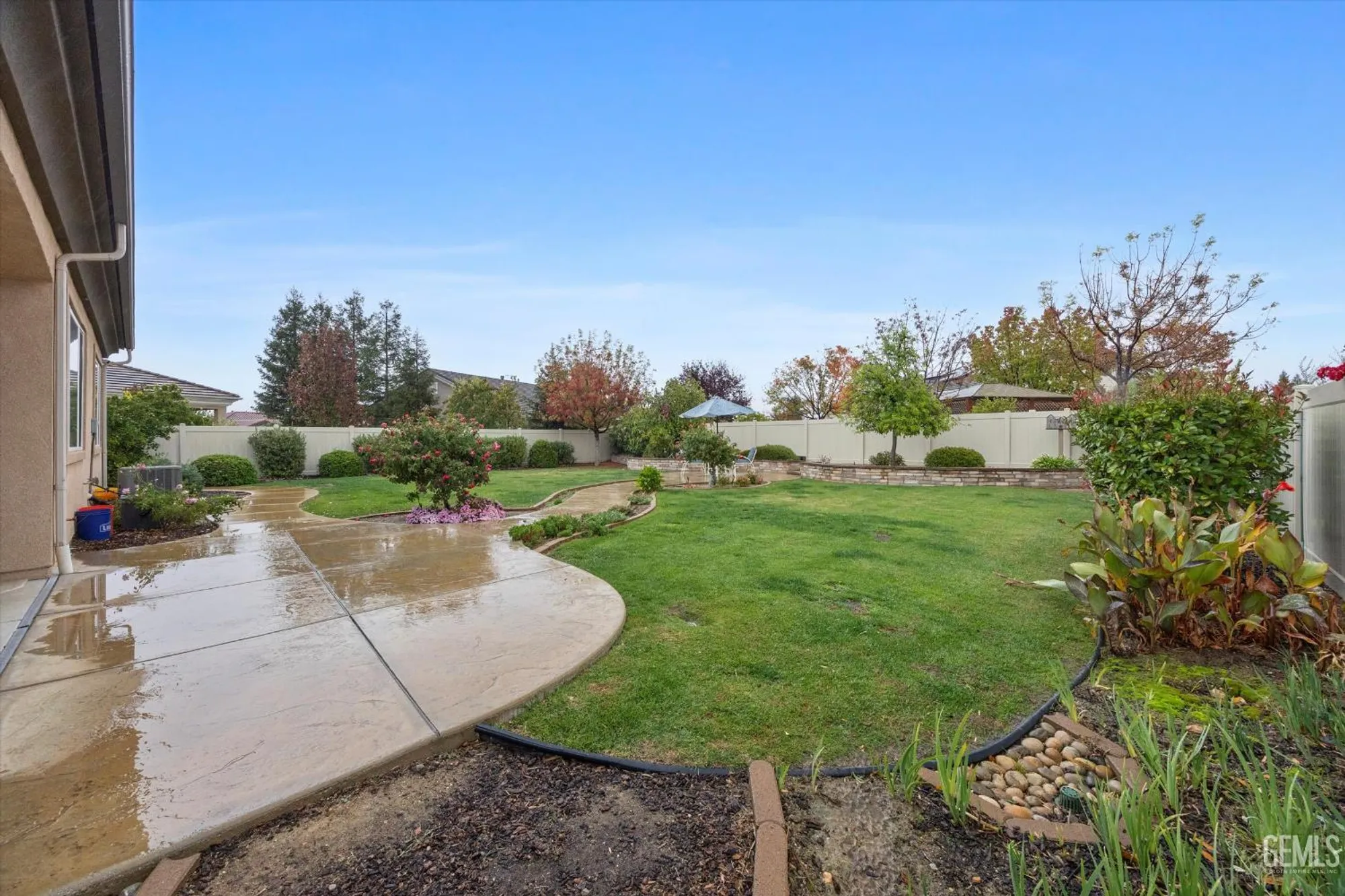 Property Slideshow image 34 of 37 | 5809 opal valley ct, Bakersfield, CA, 93306