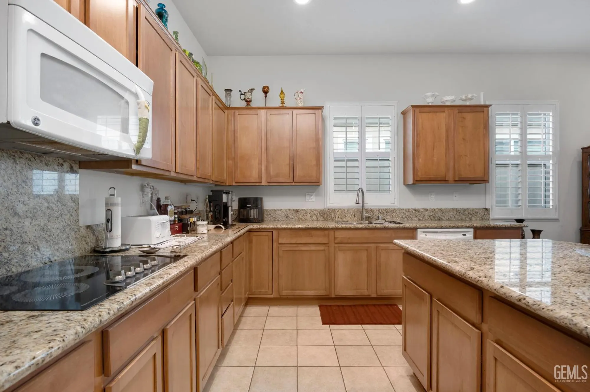 Property Slideshow image 23 of 44 | 6303 pinion ranch rd, Bakersfield, CA, 93306