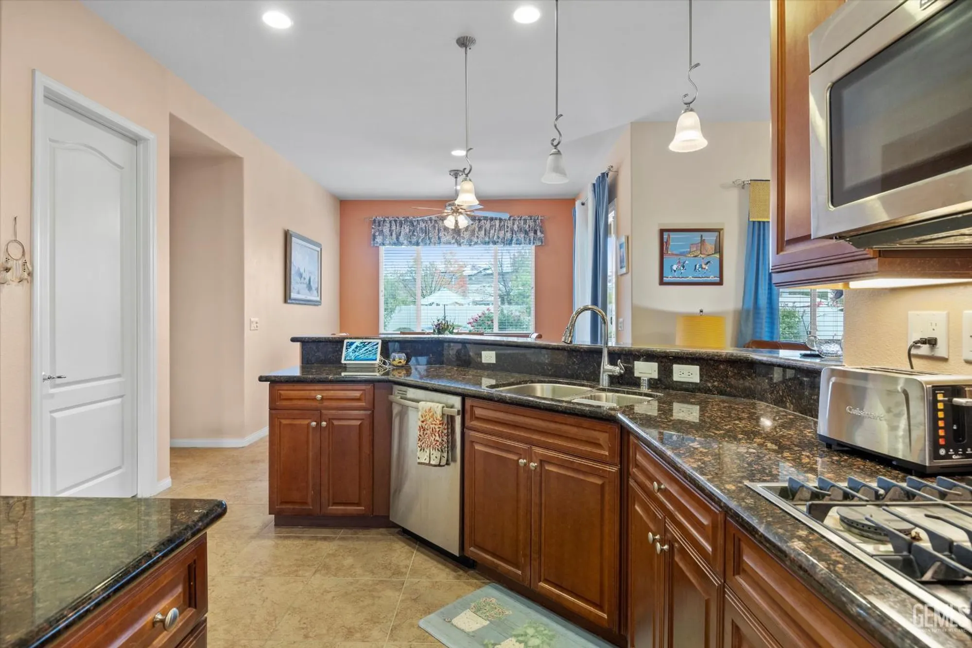 Property Slideshow image 18 of 37 | 5809 opal valley ct, Bakersfield, CA, 93306
