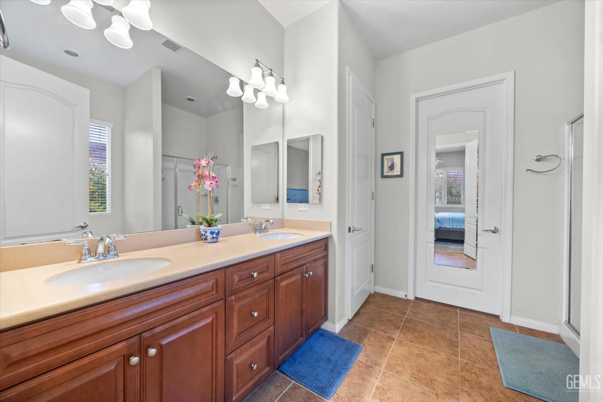 Property Slideshow image 21 of 37 | 5809 opal valley ct, Bakersfield, CA, 93306