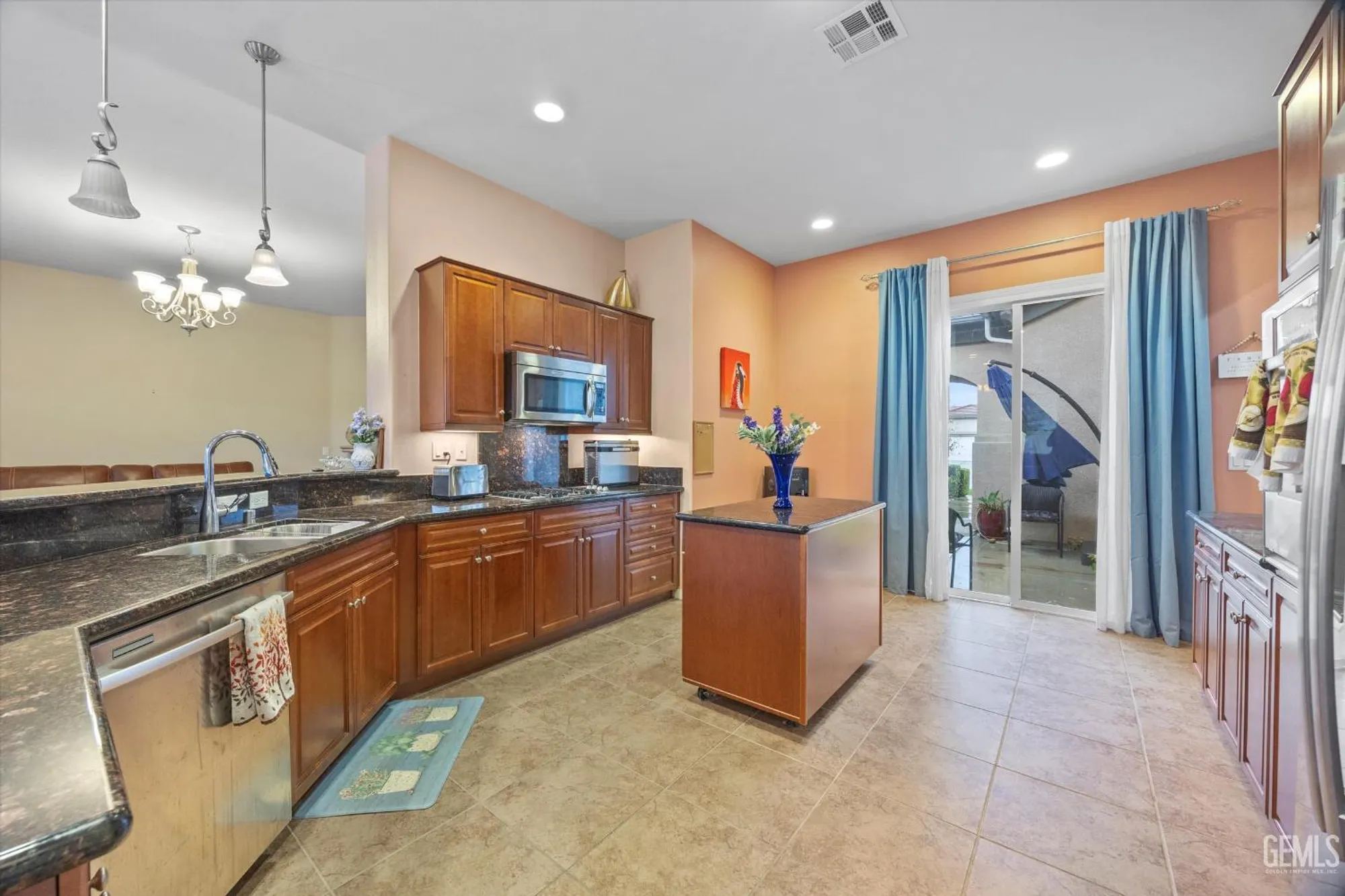 Property Slideshow image 14 of 37 | 5809 opal valley ct, Bakersfield, CA, 93306