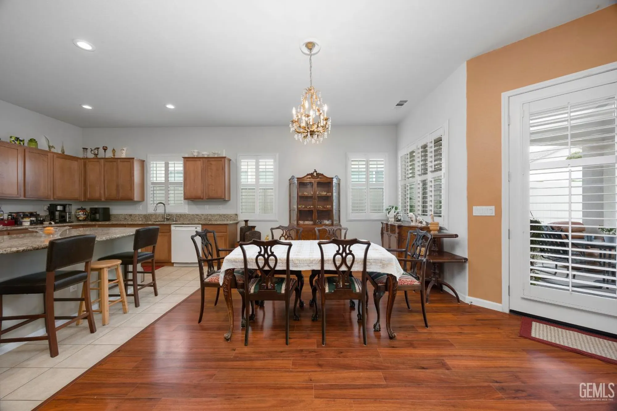 Property Slideshow image 17 of 44 | 6303 pinion ranch rd, Bakersfield, CA, 93306