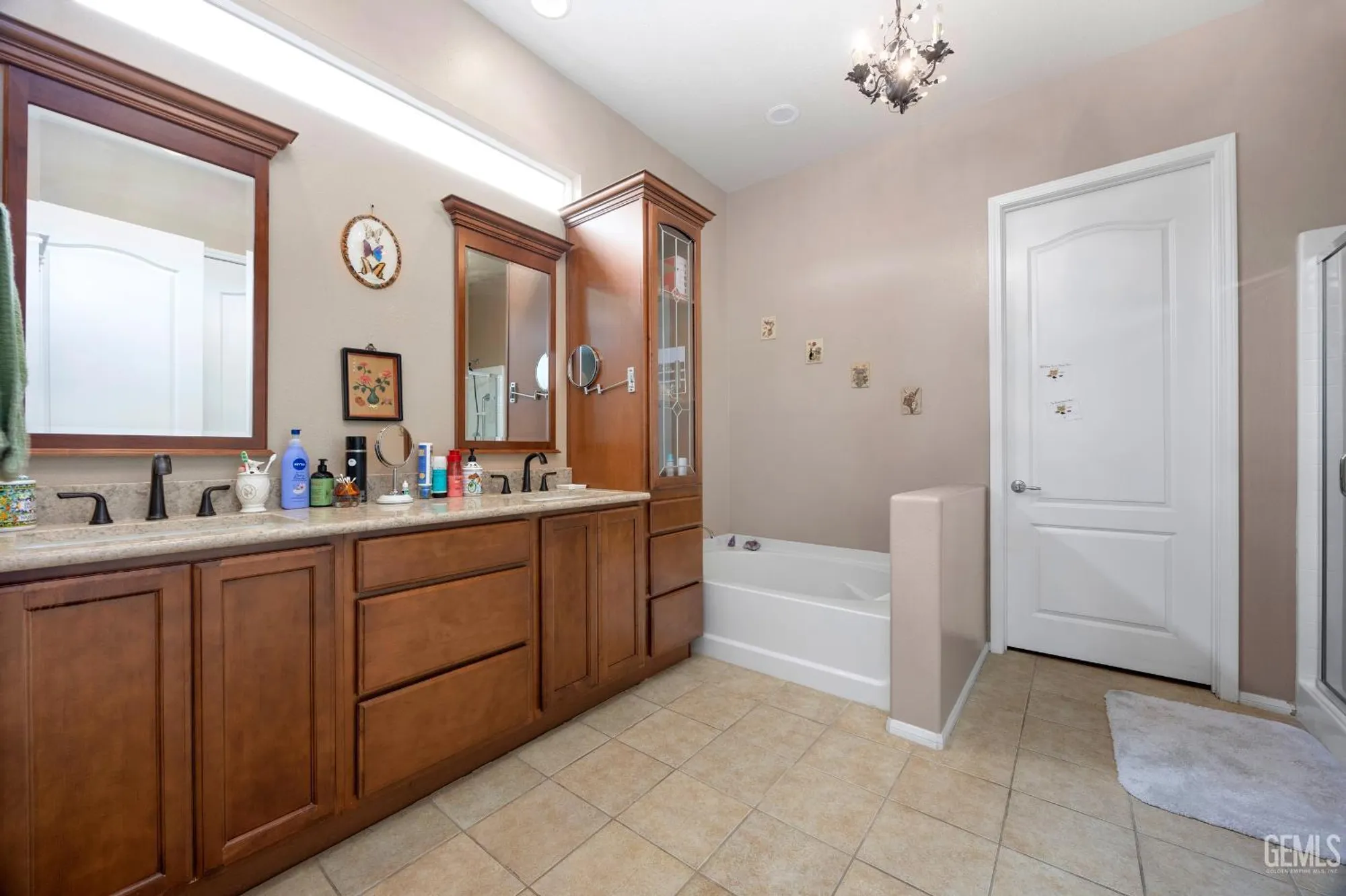 Property Slideshow image 35 of 44 | 6303 pinion ranch rd, Bakersfield, CA, 93306