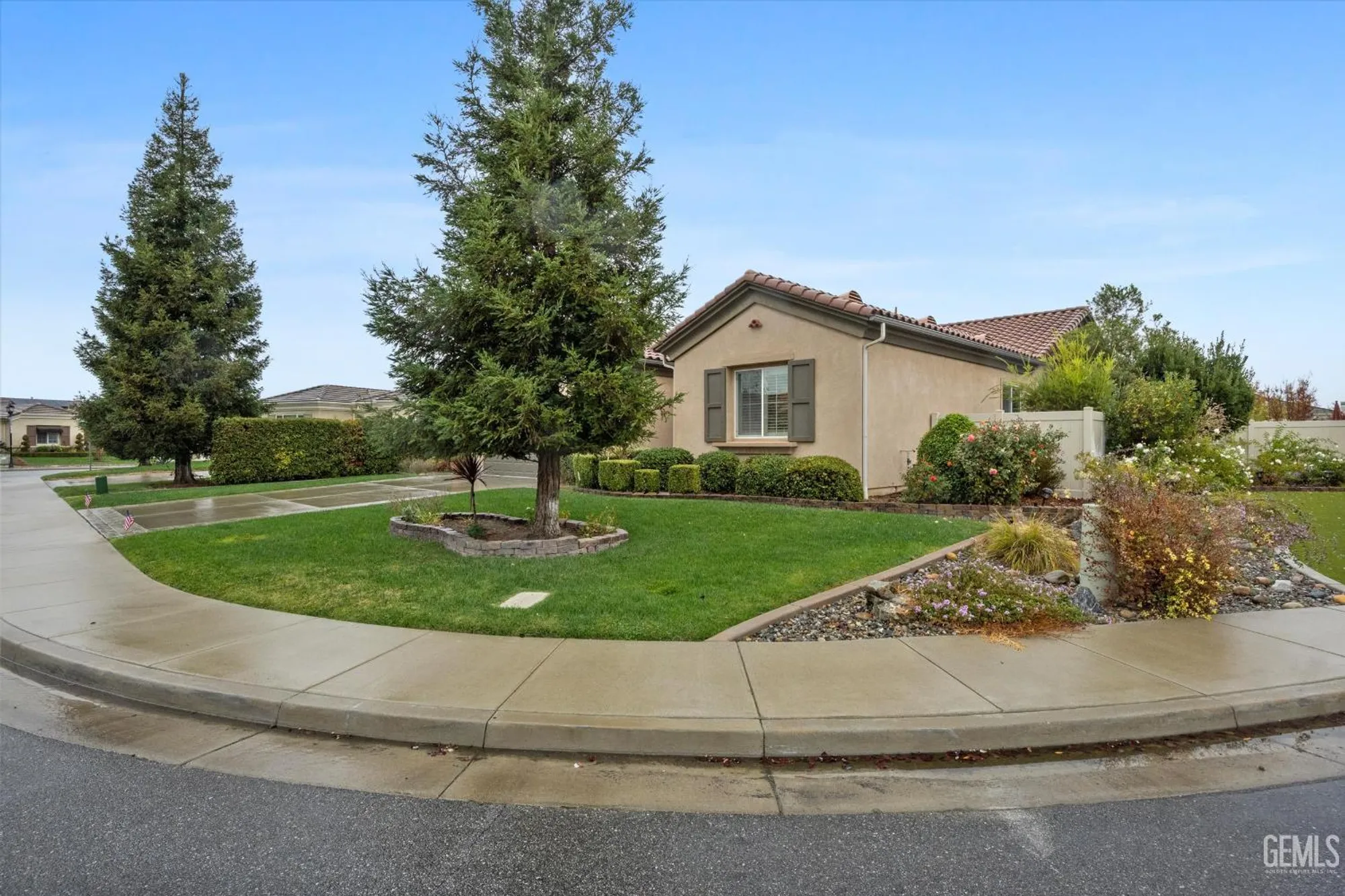 Property Slideshow image 4 of 37 | 5809 opal valley ct, Bakersfield, CA, 93306