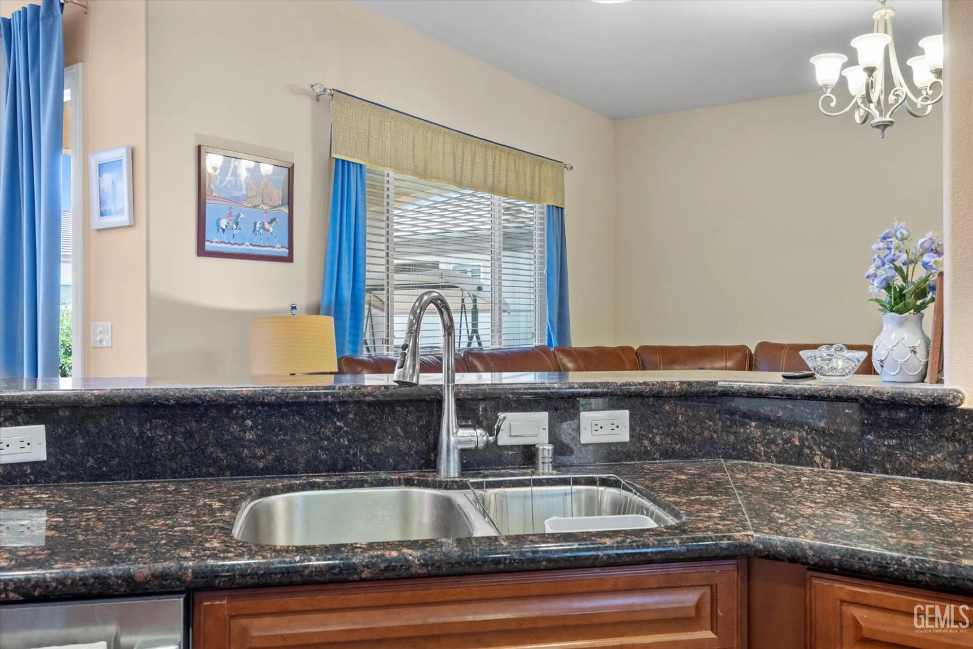 Property Slideshow image 19 of 37 | 5809 opal valley ct, Bakersfield, CA, 93306