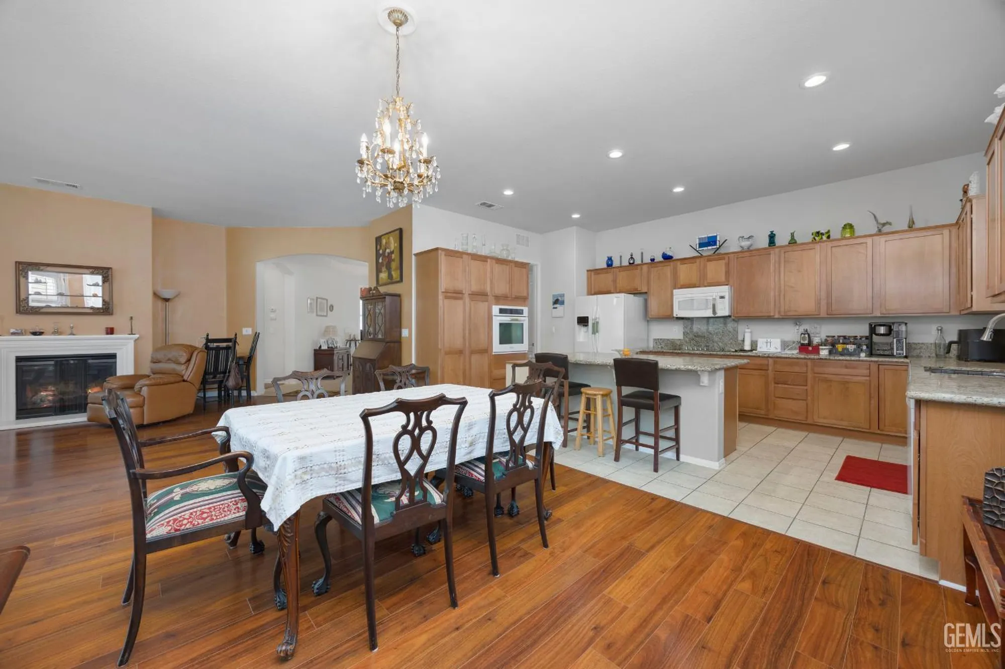 Property Slideshow image 19 of 44 | 6303 pinion ranch rd, Bakersfield, CA, 93306