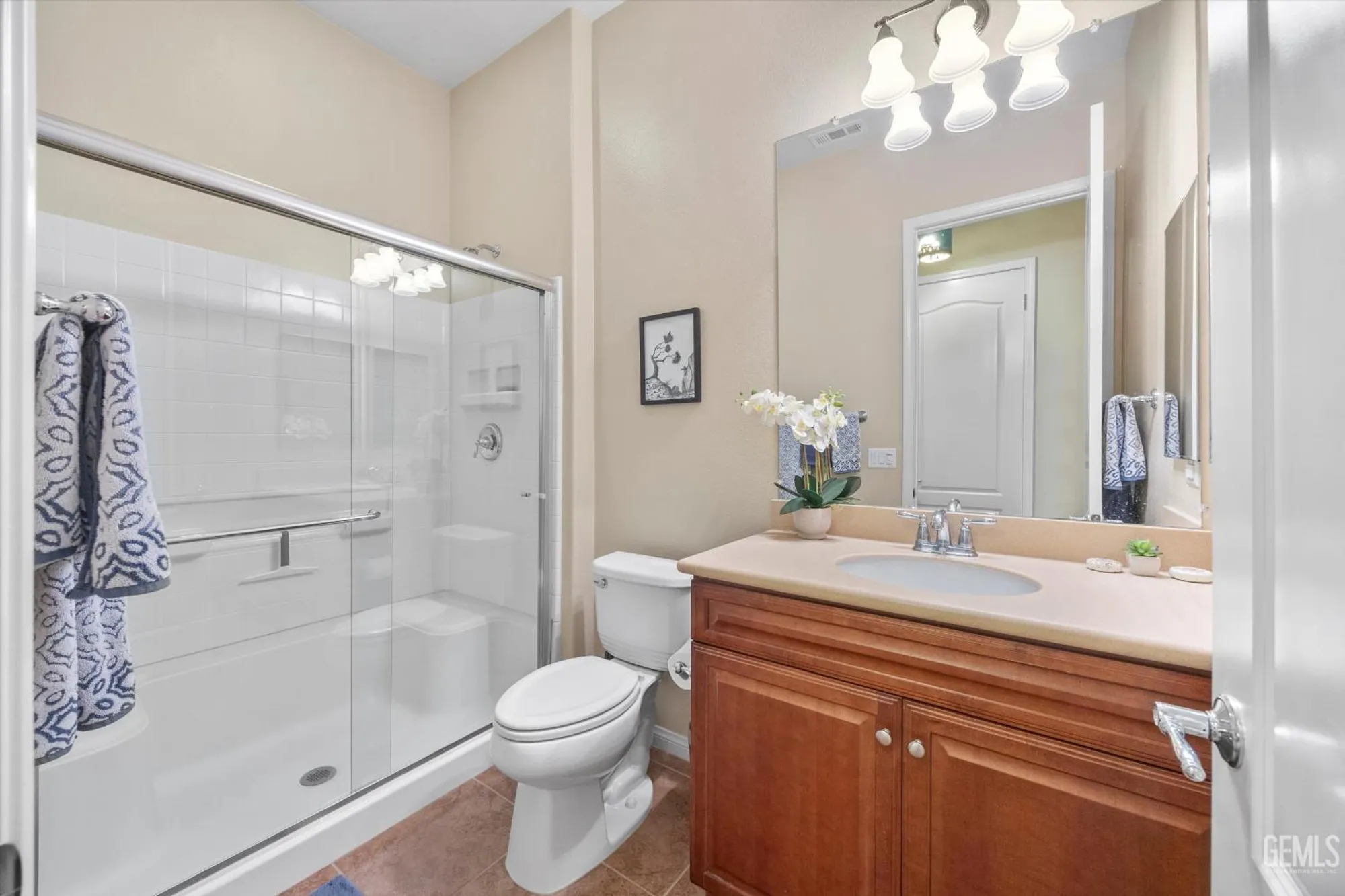 Property Slideshow image 26 of 37 | 5809 opal valley ct, Bakersfield, CA, 93306