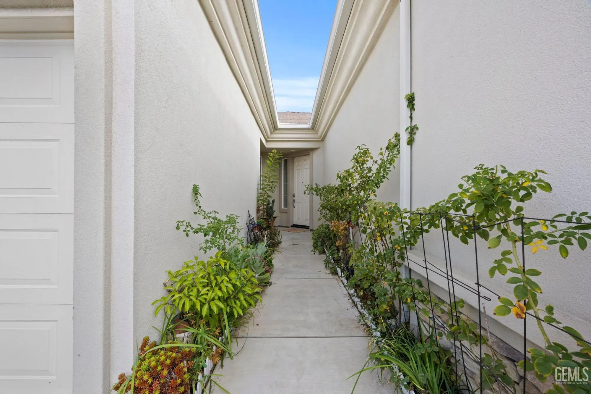 Property Slideshow image 5 of 44 | 6303 pinion ranch rd, Bakersfield, CA, 93306