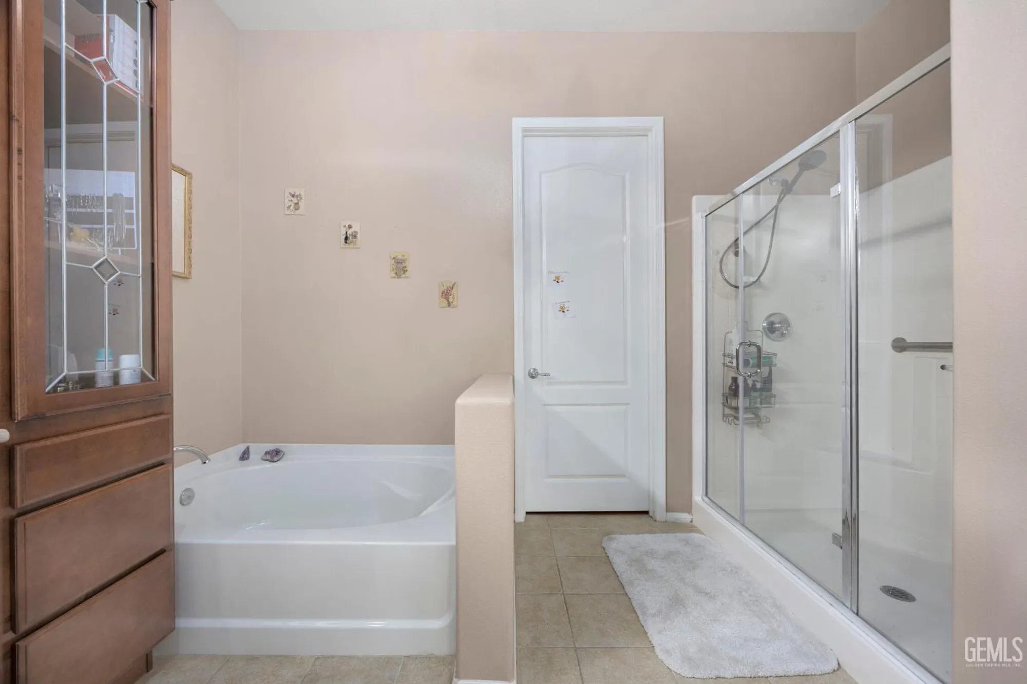 Property Slideshow image 36 of 44 | 6303 pinion ranch rd, Bakersfield, CA, 93306