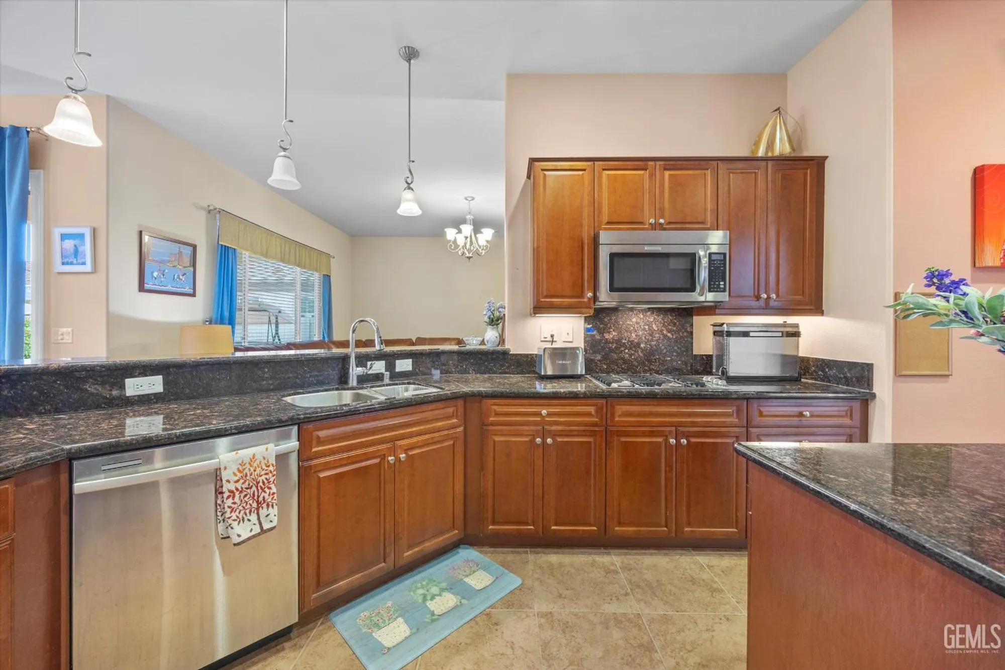 Property Slideshow image 15 of 37 | 5809 opal valley ct, Bakersfield, CA, 93306