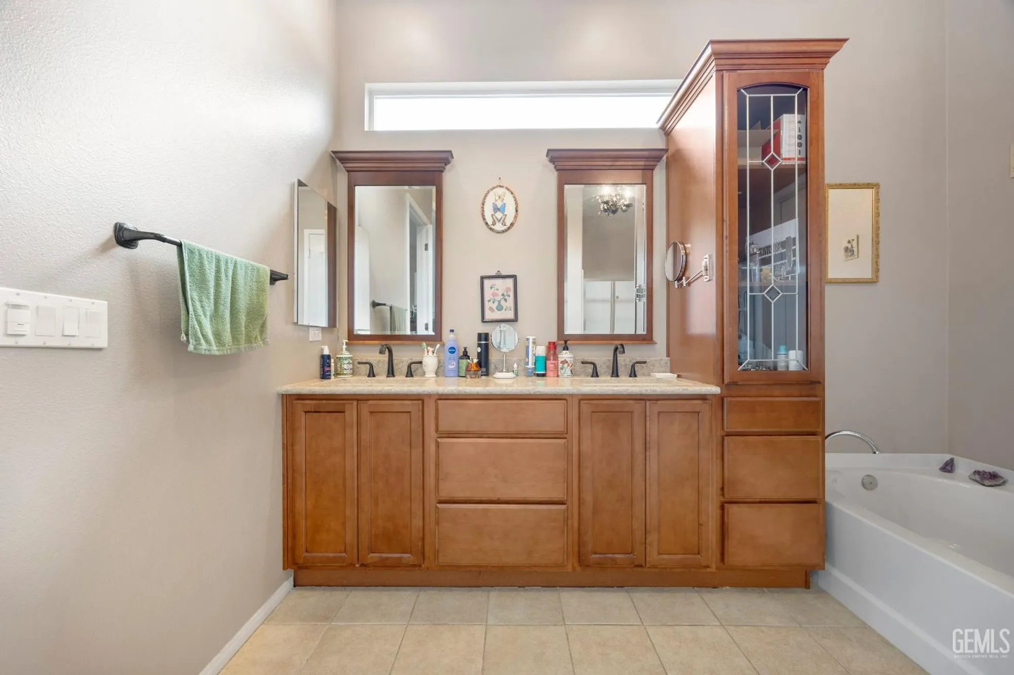 Property Slideshow image 34 of 44 | 6303 pinion ranch rd, Bakersfield, CA, 93306