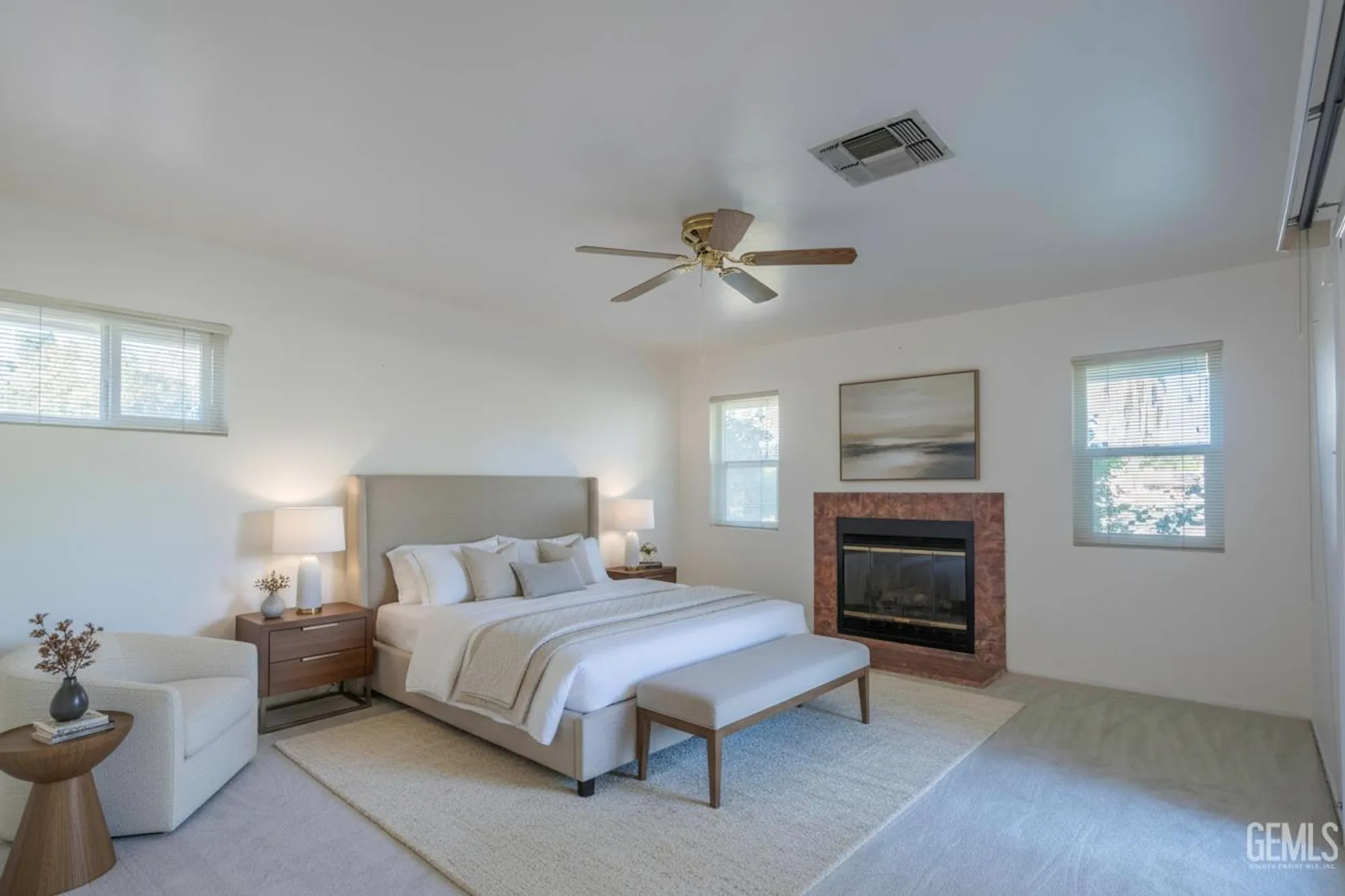 Property Slideshow image 14 of 44 | 504 cherry hills dr, Bakersfield, CA, 93309