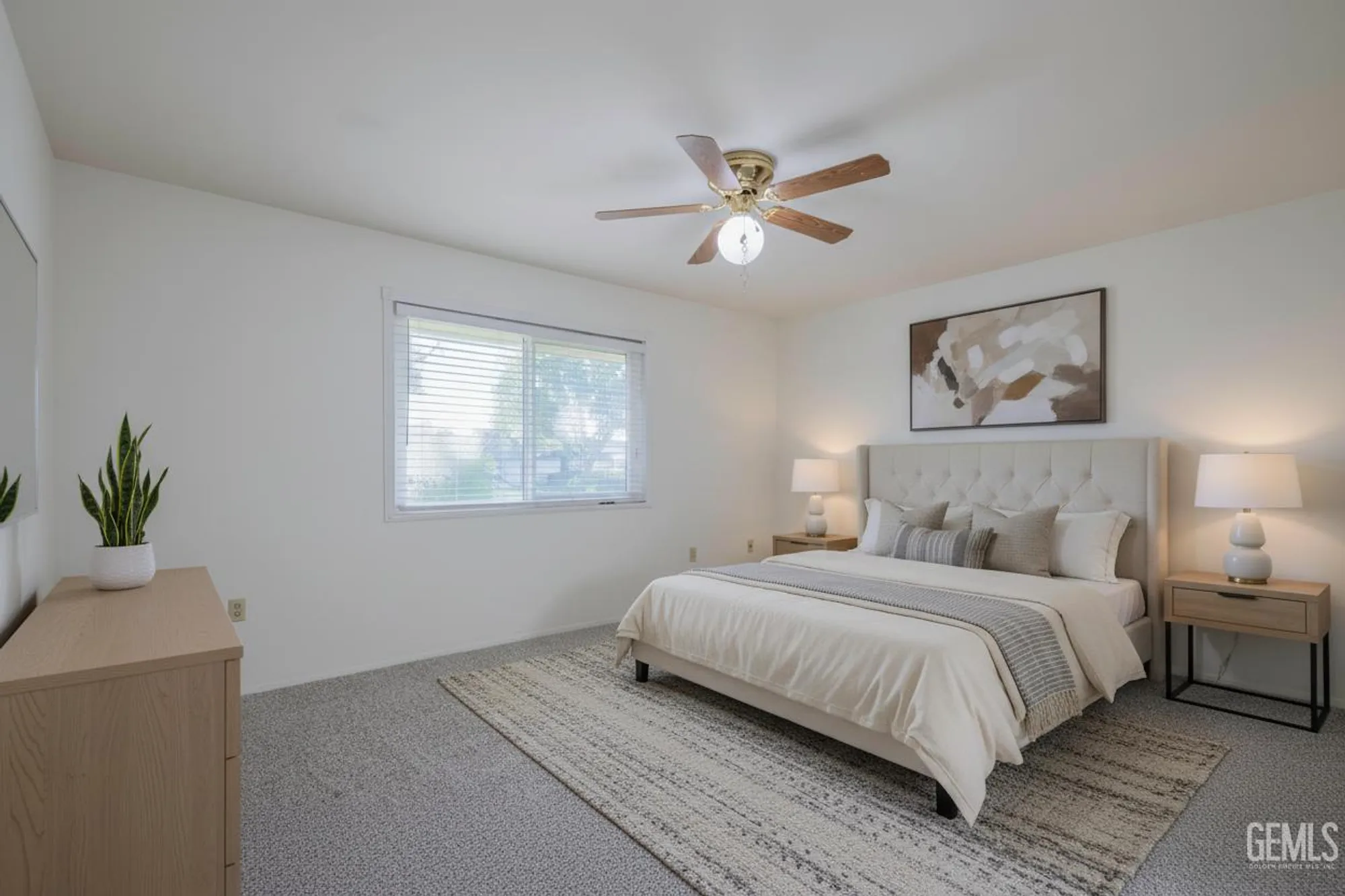 Property Slideshow image 25 of 44 | 504 cherry hills dr, Bakersfield, CA, 93309