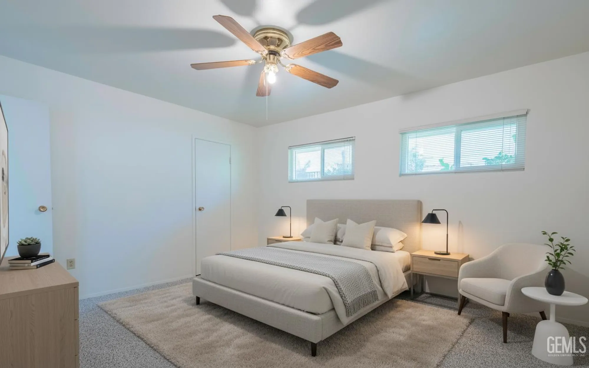 Property Slideshow image 21 of 44 | 504 cherry hills dr, Bakersfield, CA, 93309