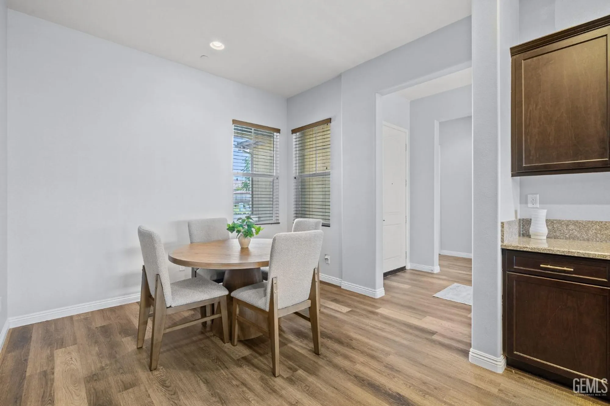 Property Slideshow image 19 of 47 | 9917 stockholm pl, Bakersfield, CA, 93306