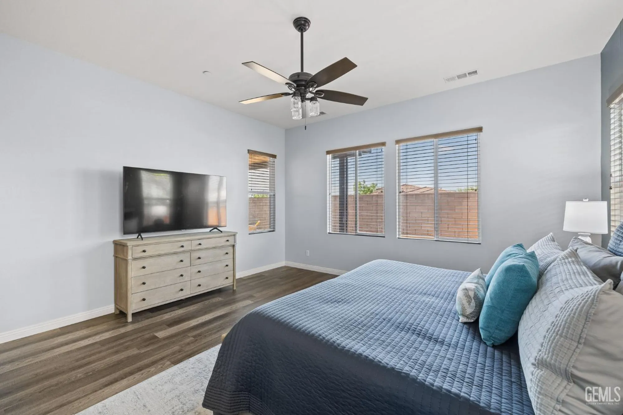 Property Slideshow image 29 of 47 | 9917 stockholm pl, Bakersfield, CA, 93306