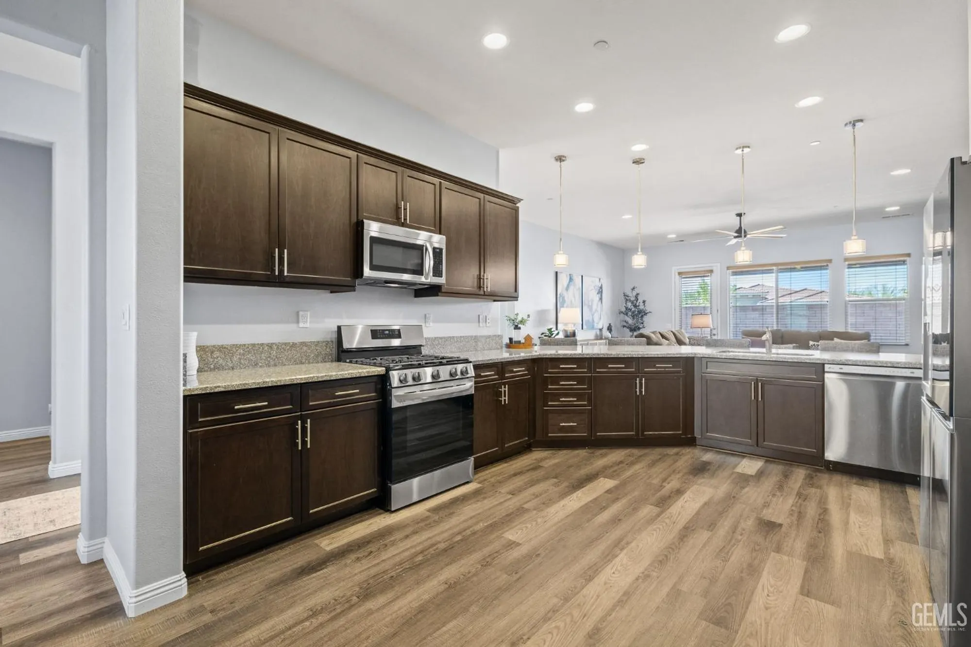 Property Slideshow image 20 of 47 | 9917 stockholm pl, Bakersfield, CA, 93306