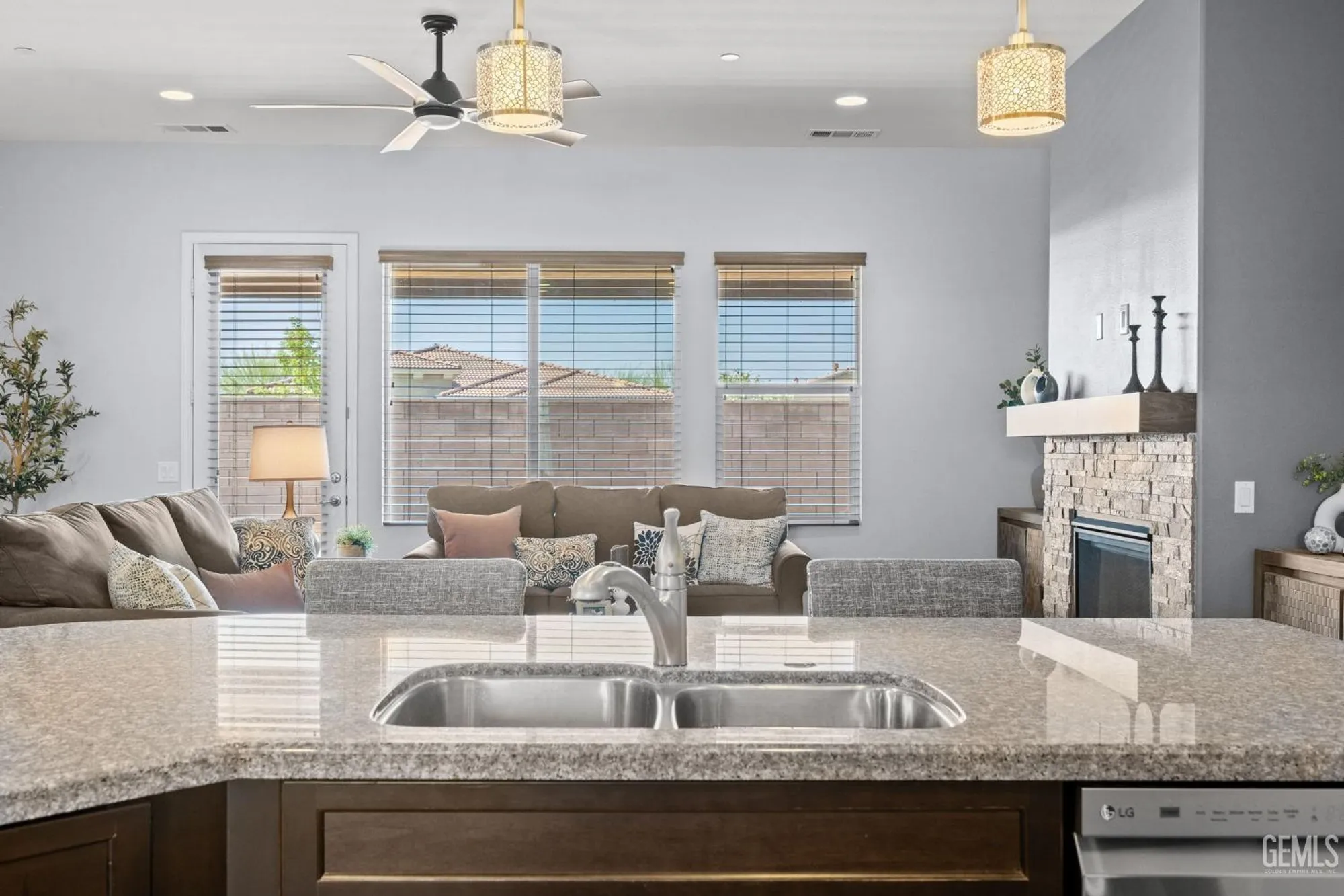 Property Slideshow image 23 of 47 | 9917 stockholm pl, Bakersfield, CA, 93306