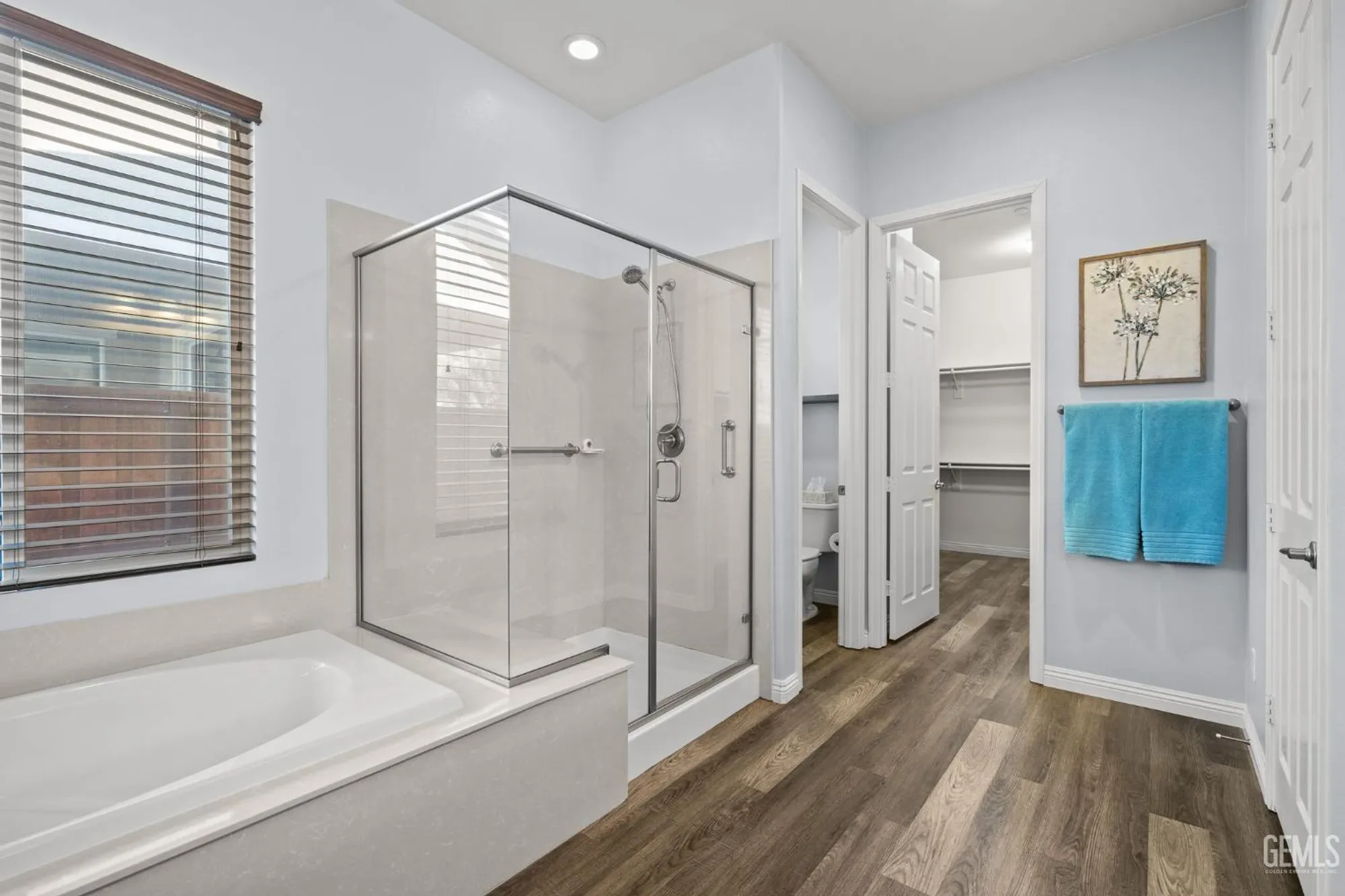 Property Slideshow image 32 of 47 | 9917 stockholm pl, Bakersfield, CA, 93306