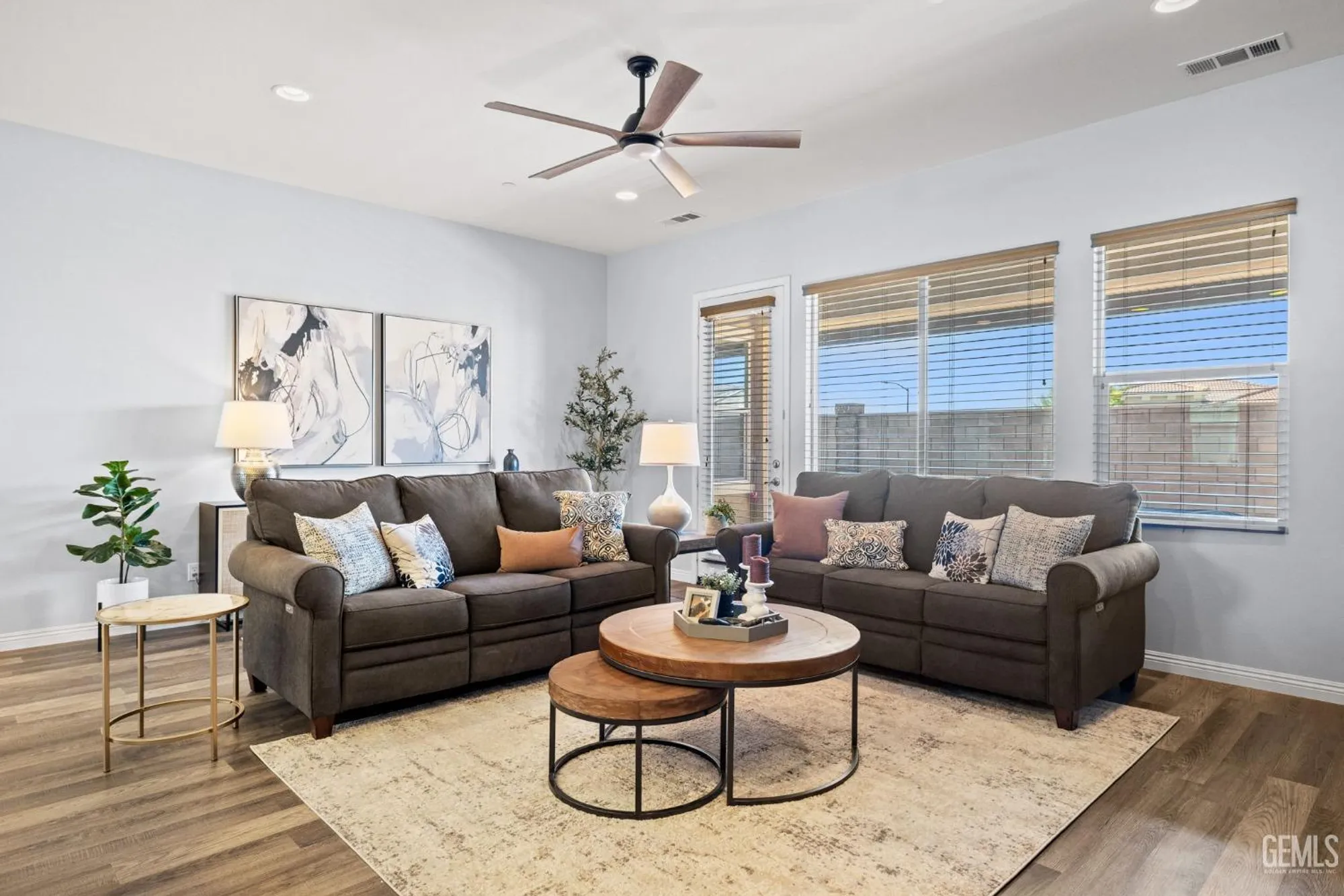 Property Slideshow image 13 of 47 | 9917 stockholm pl, Bakersfield, CA, 93306