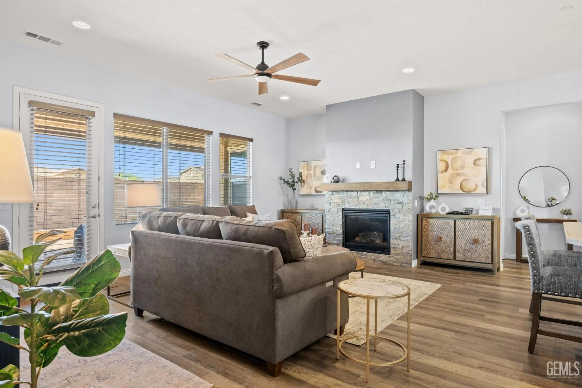 Property Slideshow image 10 of 47 | 9917 stockholm pl, Bakersfield, CA, 93306