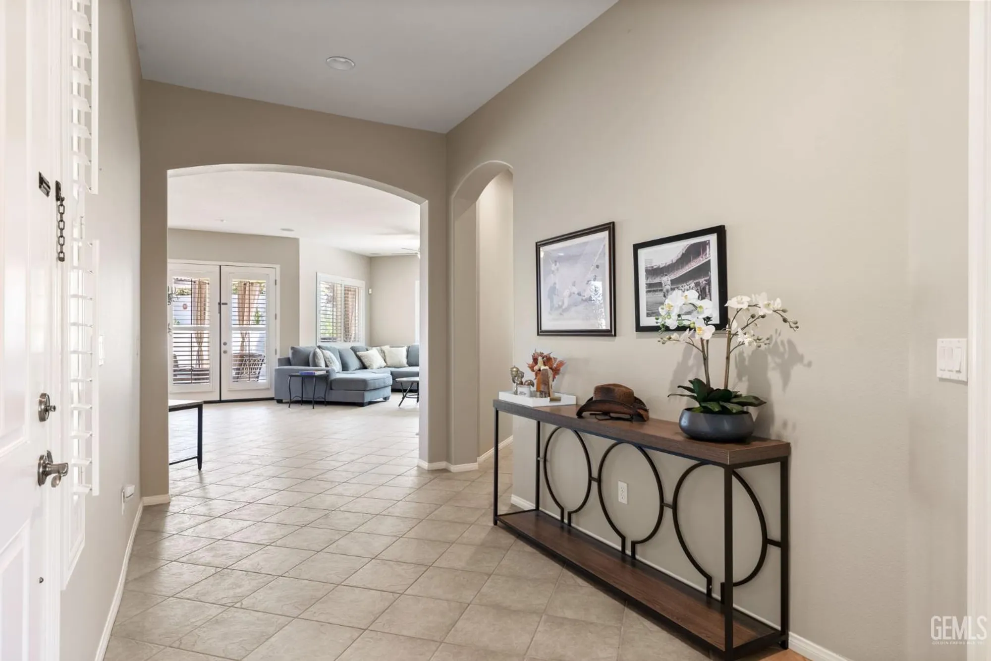 Property Slideshow image 32 of 35 | 5703 park place dr, Bakersfield, CA, 93306