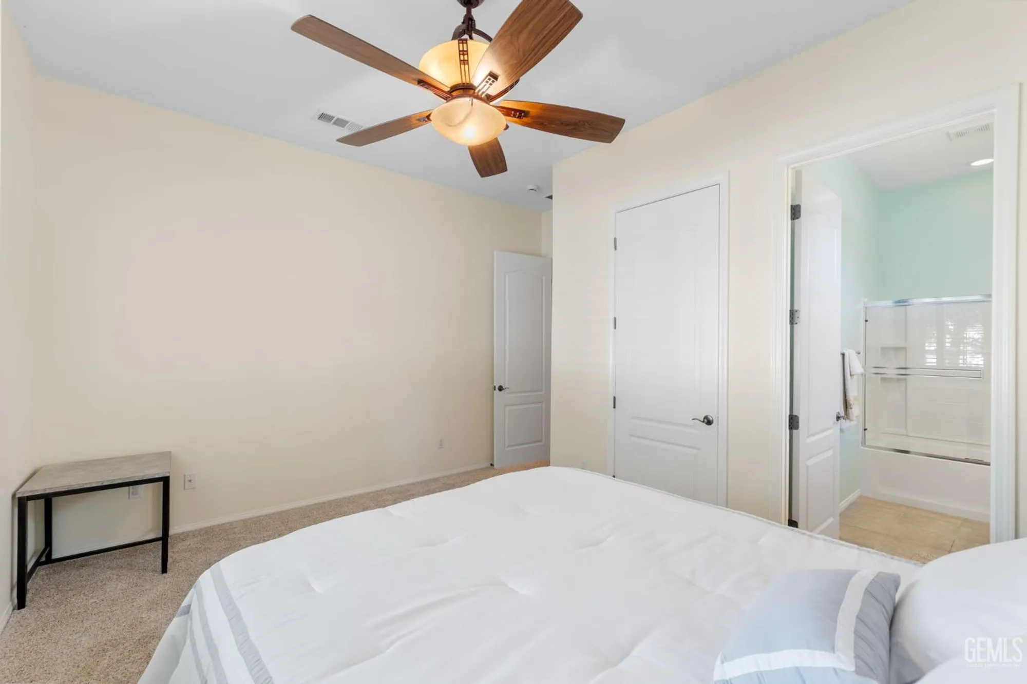 Property Slideshow image 34 of 35 | 5703 park place dr, Bakersfield, CA, 93306