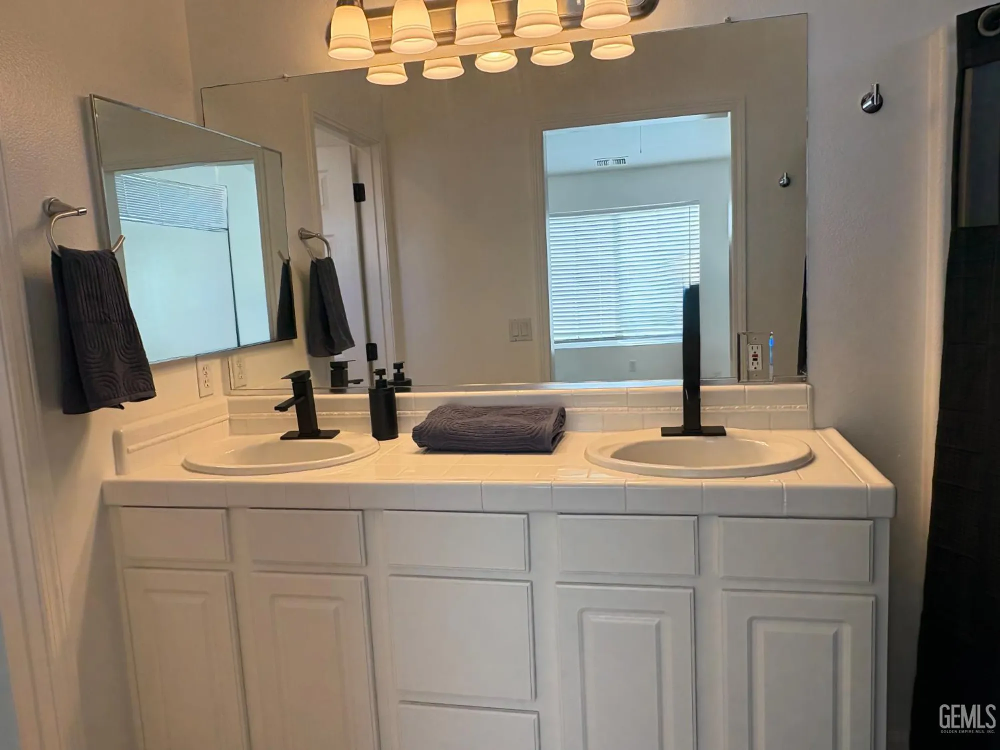 Property Slideshow image 12 of 14 | 2828 cottage ln, Paso Robles, CA, 93446