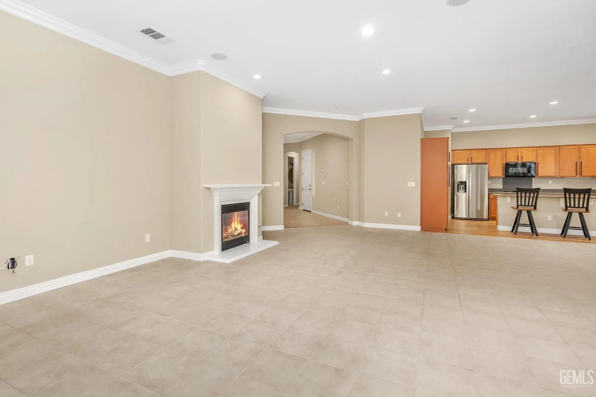 Property Slideshow image 10 of 56 | 5715 park place dr, Bakersfield, CA, 93306