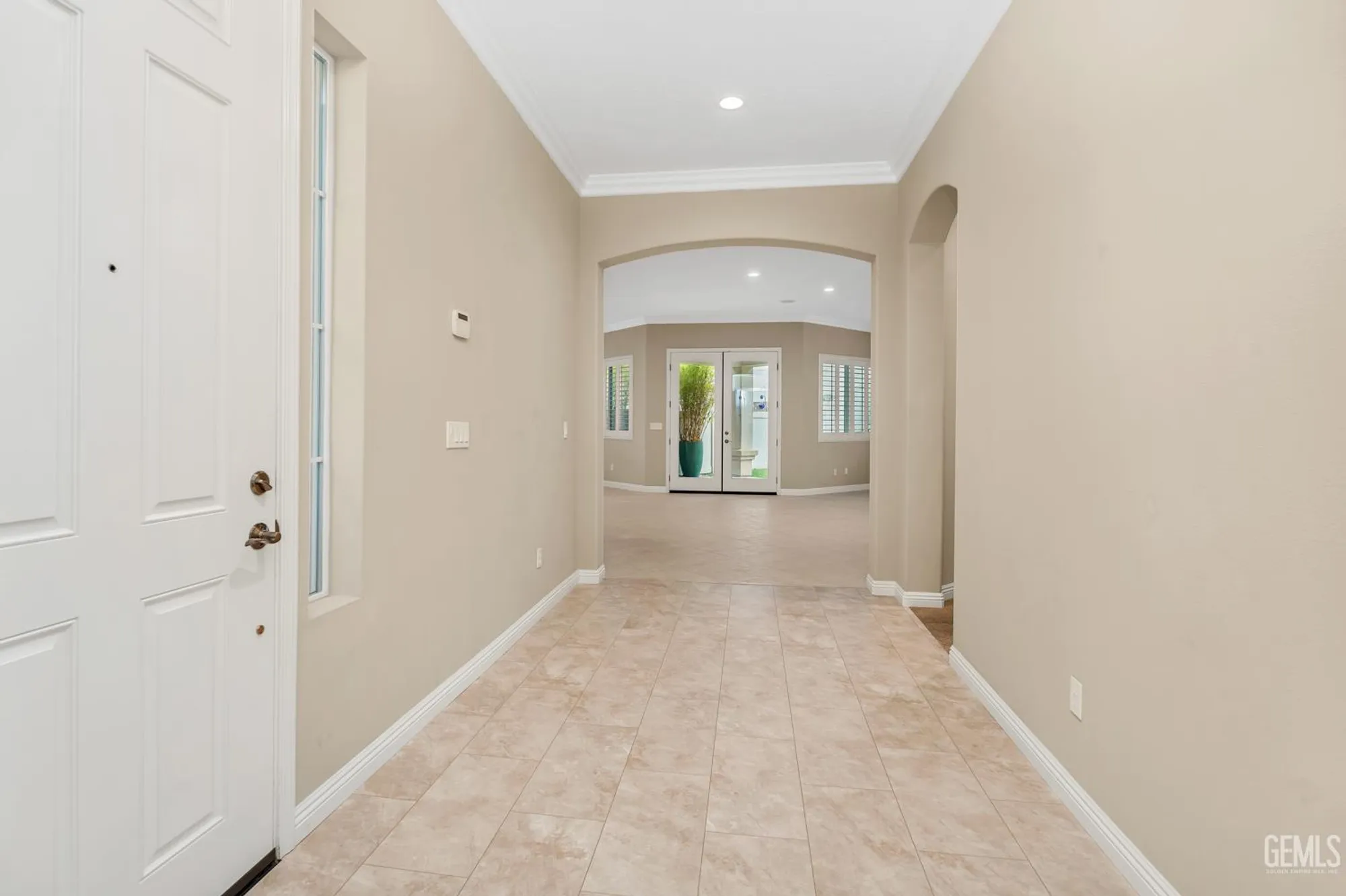 Property Slideshow image 5 of 56 | 5715 park place dr, Bakersfield, CA, 93306