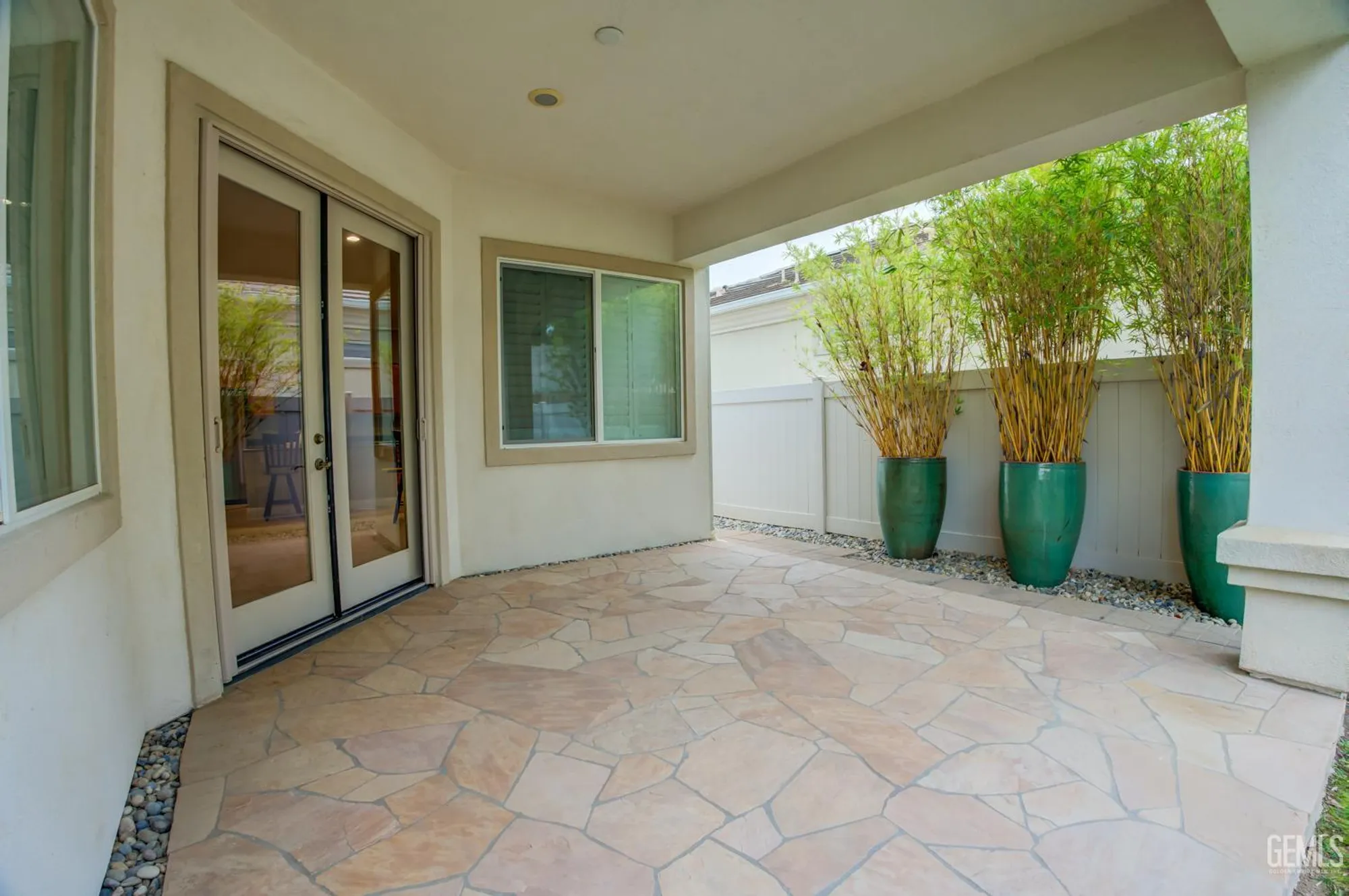 Property Slideshow image 28 of 56 | 5715 park place dr, Bakersfield, CA, 93306