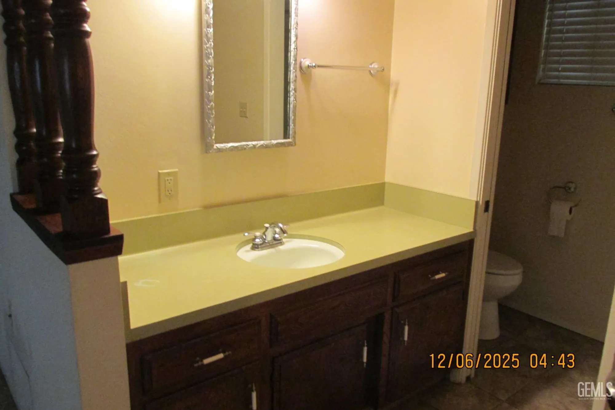 Property Slideshow image 18 of 25 | 144 glen oaks dr, Bakersfield, CA, 93309