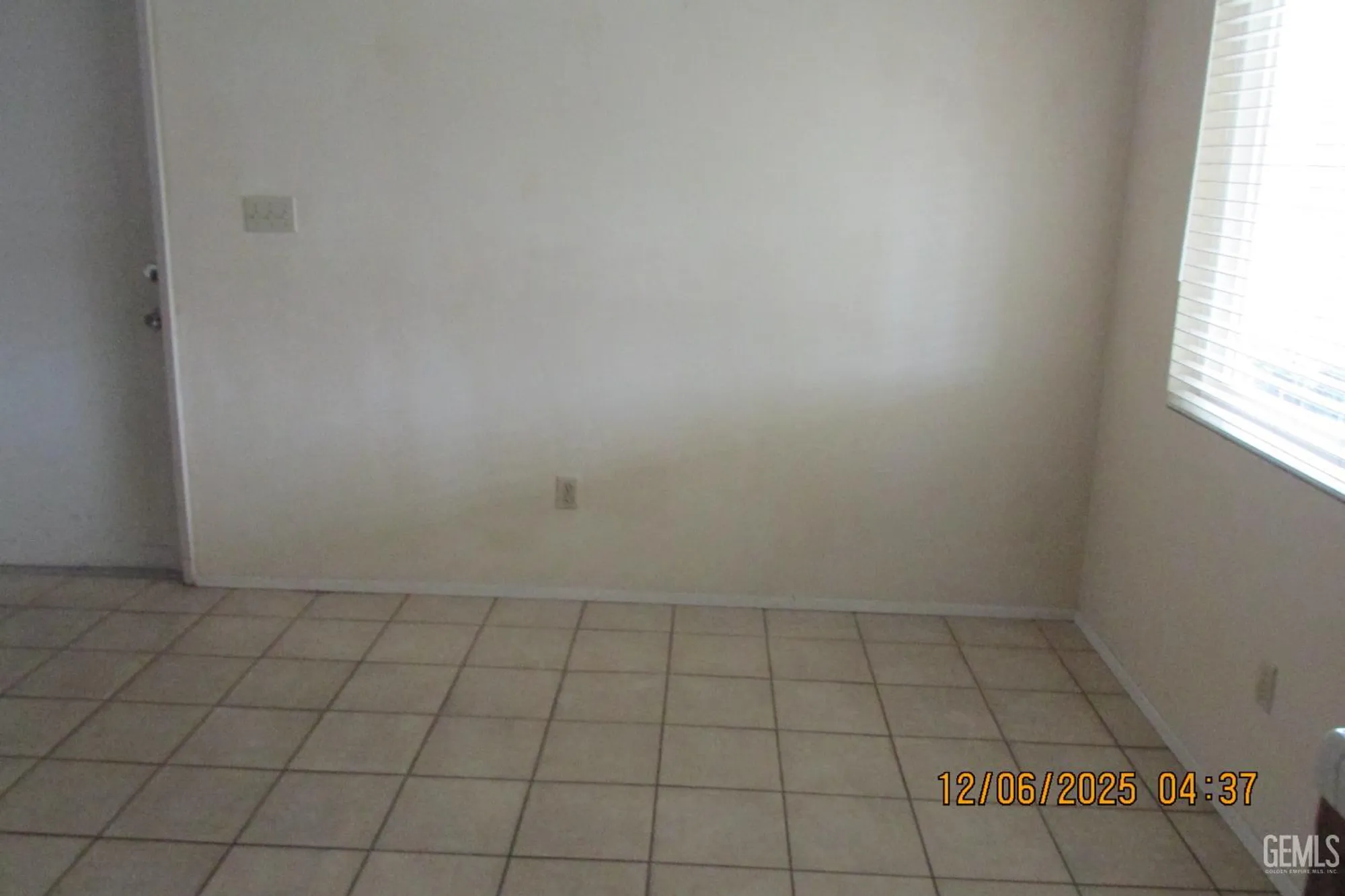 Property Slideshow image 7 of 25 | 144 glen oaks dr, Bakersfield, CA, 93309