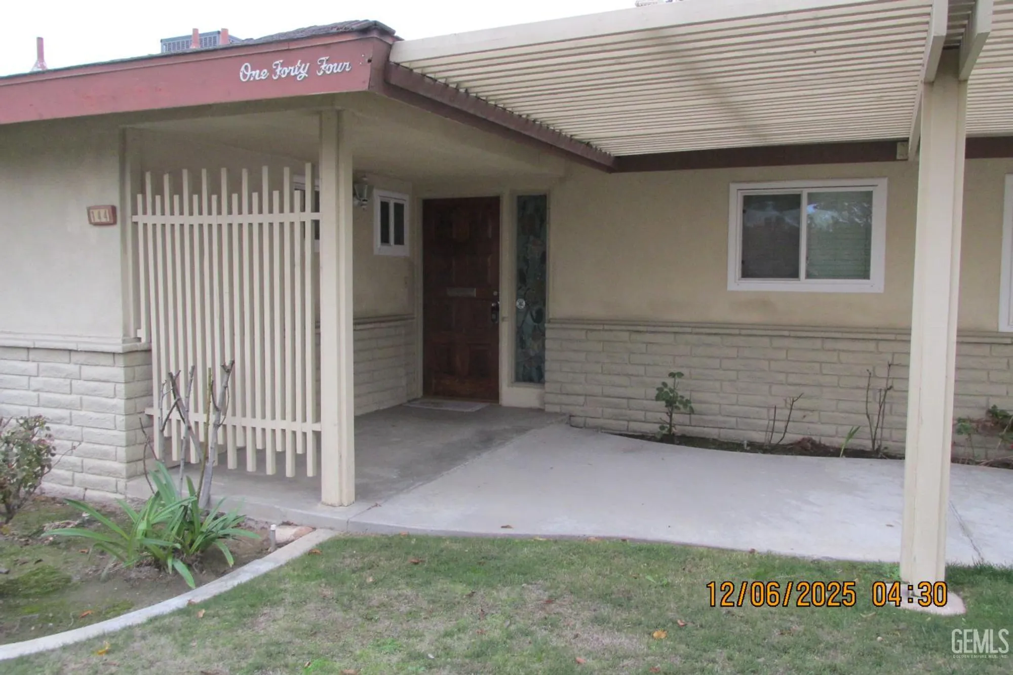 Property Slideshow image 3 of 25 | 144 glen oaks dr, Bakersfield, CA, 93309