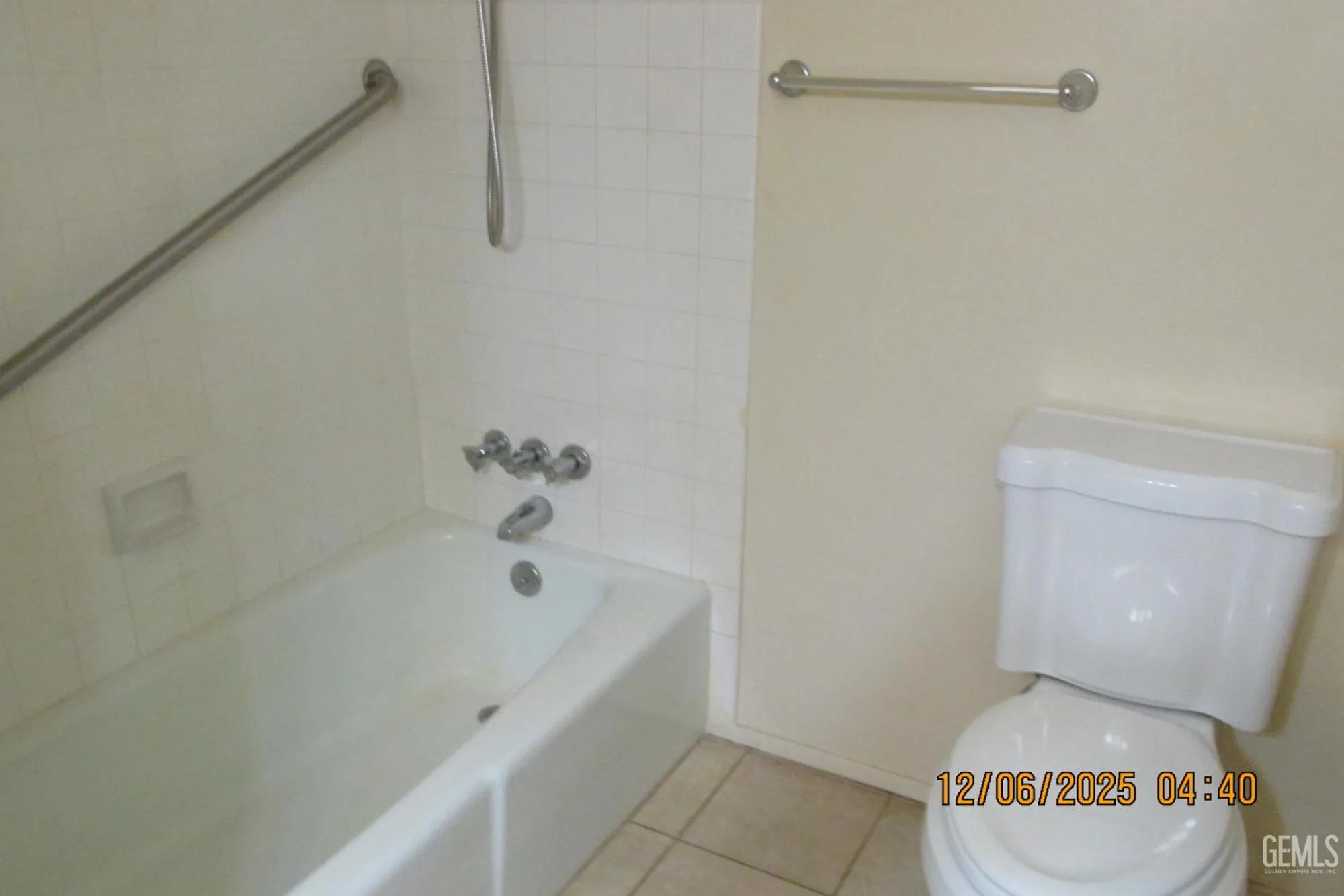 Property Slideshow image 14 of 25 | 144 glen oaks dr, Bakersfield, CA, 93309