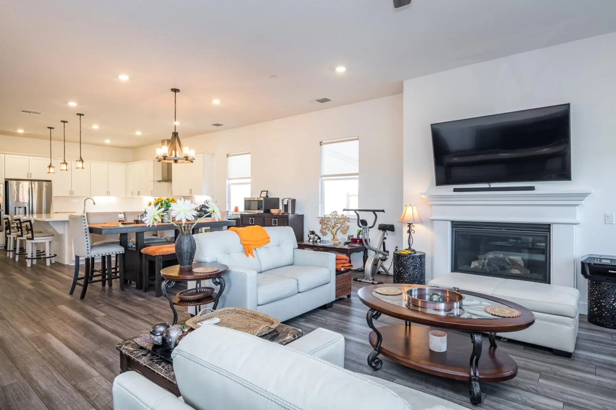 Property Slideshow image 16 of 53 | 8305 evans tree dr, Roseville, CA, 95747