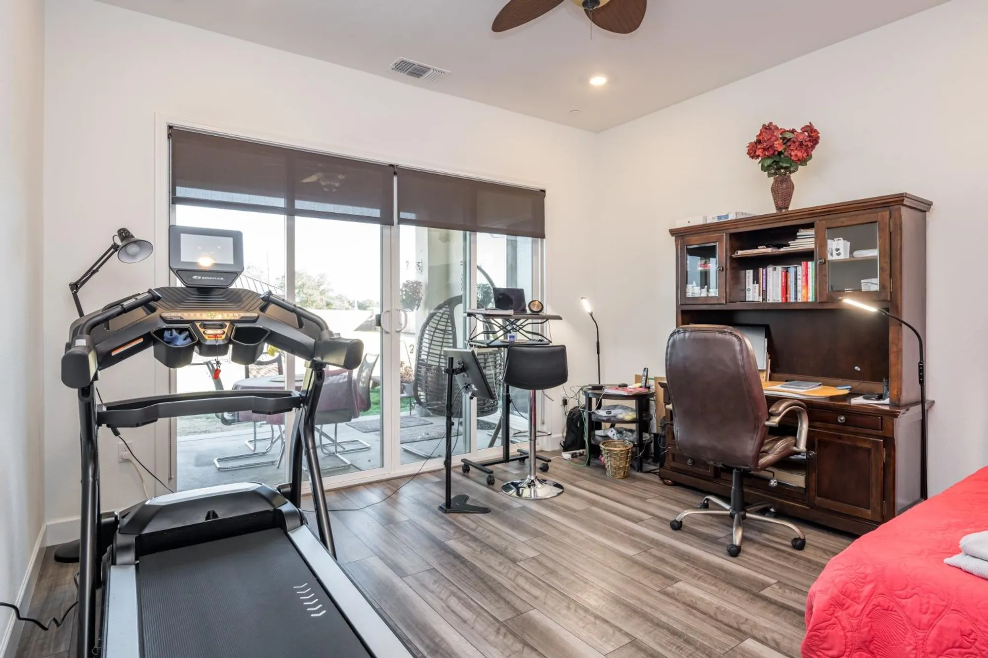 Property Slideshow image 12 of 53 | 8305 evans tree dr, Roseville, CA, 95747